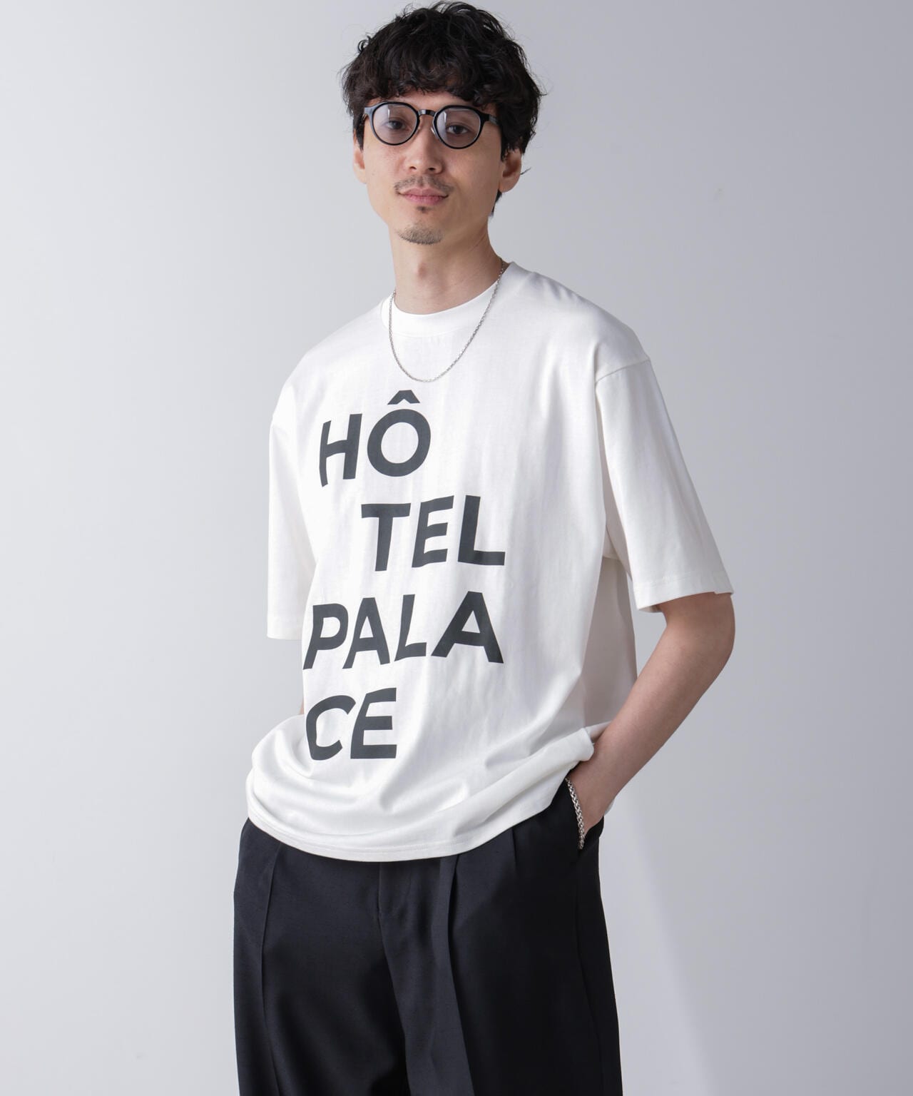 「HOTEL PALACE(オテルパレス)」COVEROSS(R) グラフィックTシャツ 6684224207