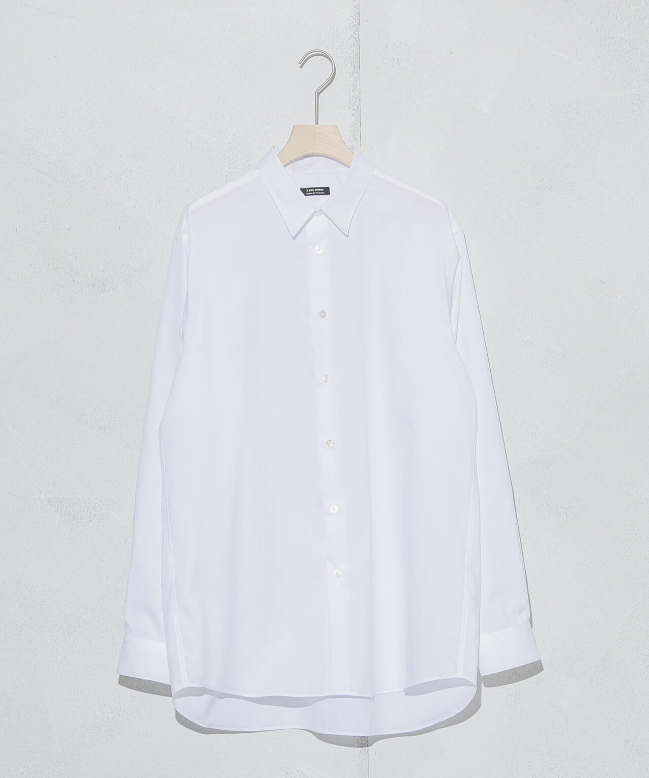 「ESSENTIAL LINE」レギュラーカラーシャツ 6683220201