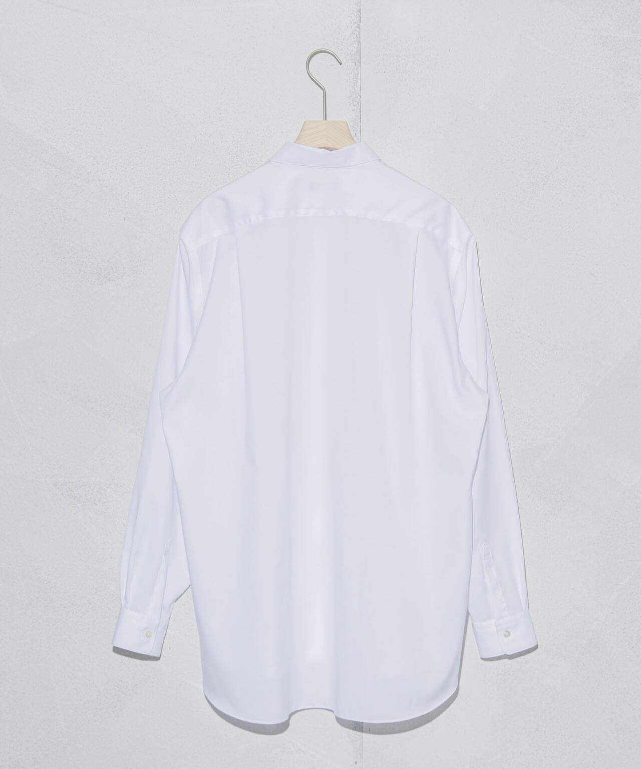 「ESSENTIAL LINE」レギュラーカラーシャツ 6683220201