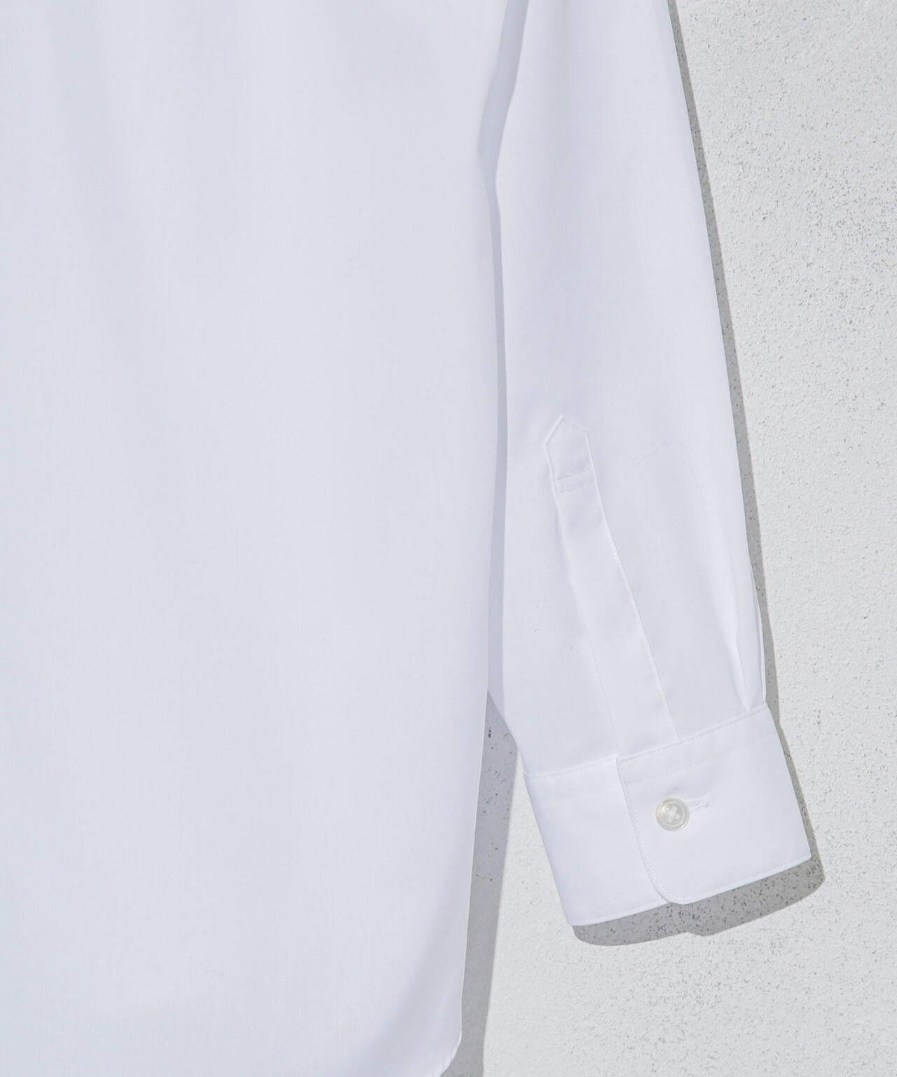 「ESSENTIAL LINE」レギュラーカラーシャツ 6683220201