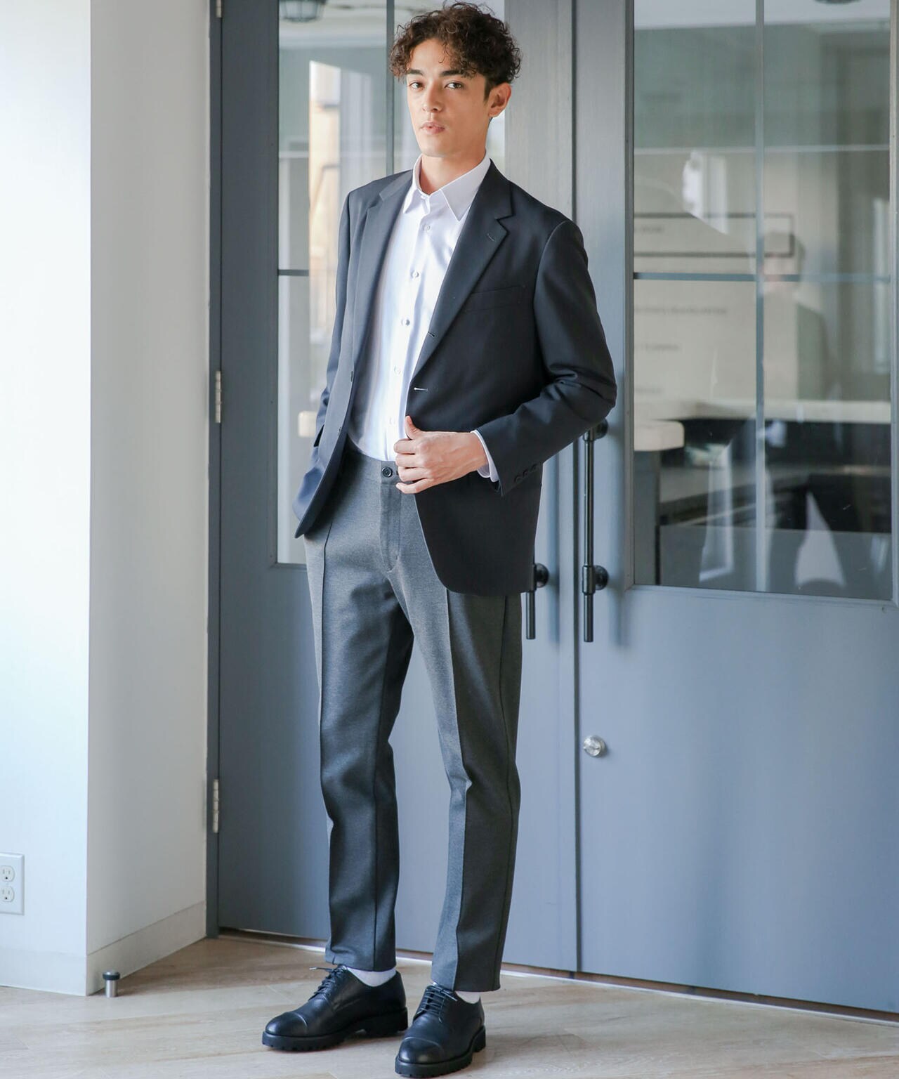 レギュラーカラードレスシャツ 6683220219