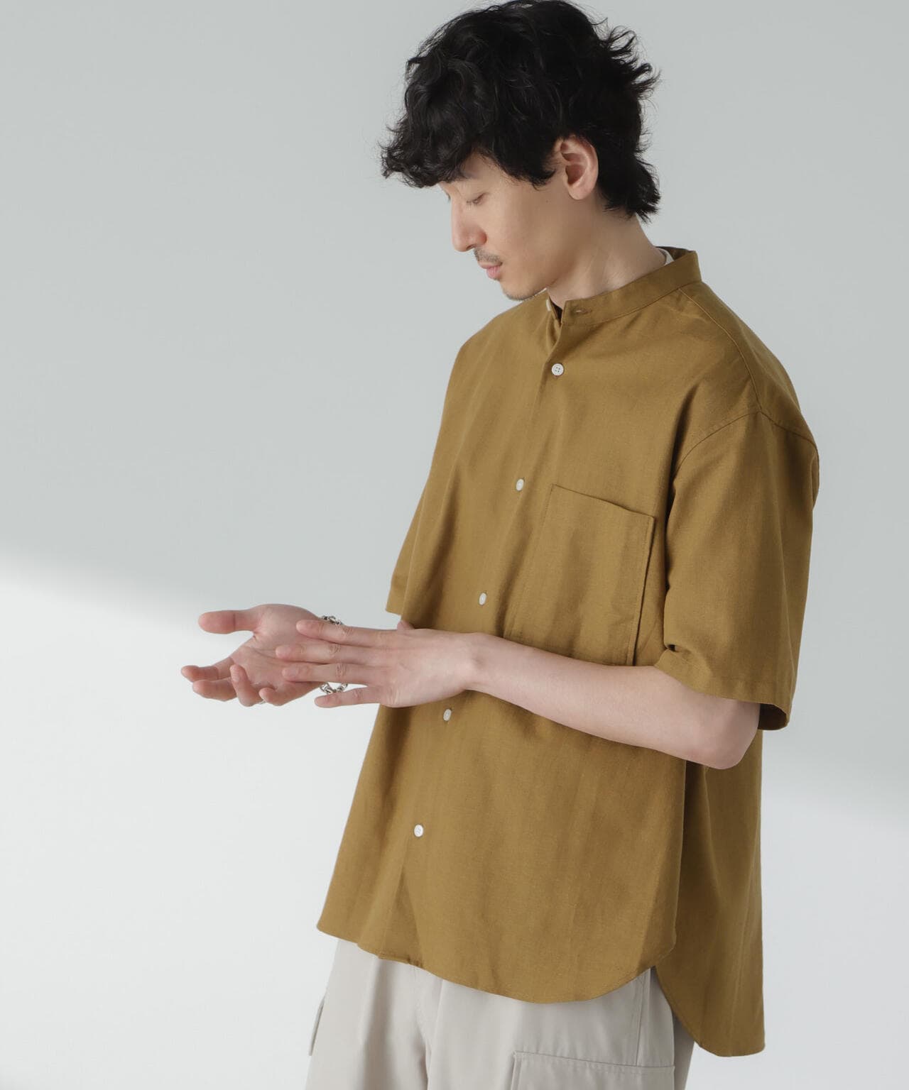 リネンコットンヘリンボーンバンドカラーシャツ 6684121212