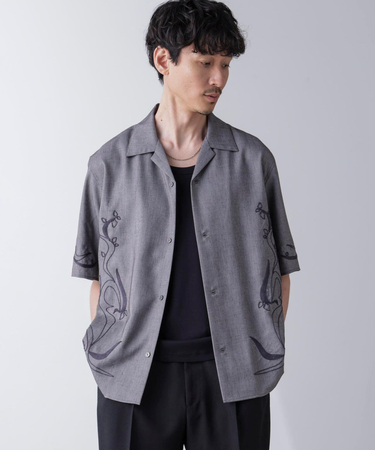 チェーン刺繍オープンカラーシャツ 6684221208