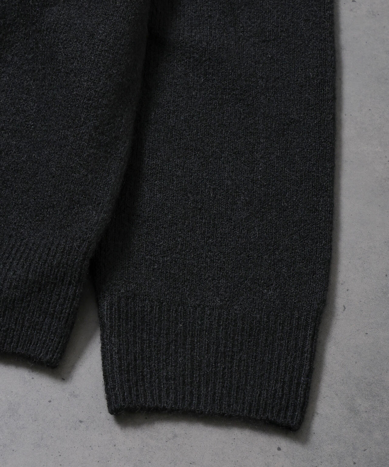 HOTEL PALACE(オテルパラス)xアンブロ ストレッチシャギークルーネックセーター 6684222216