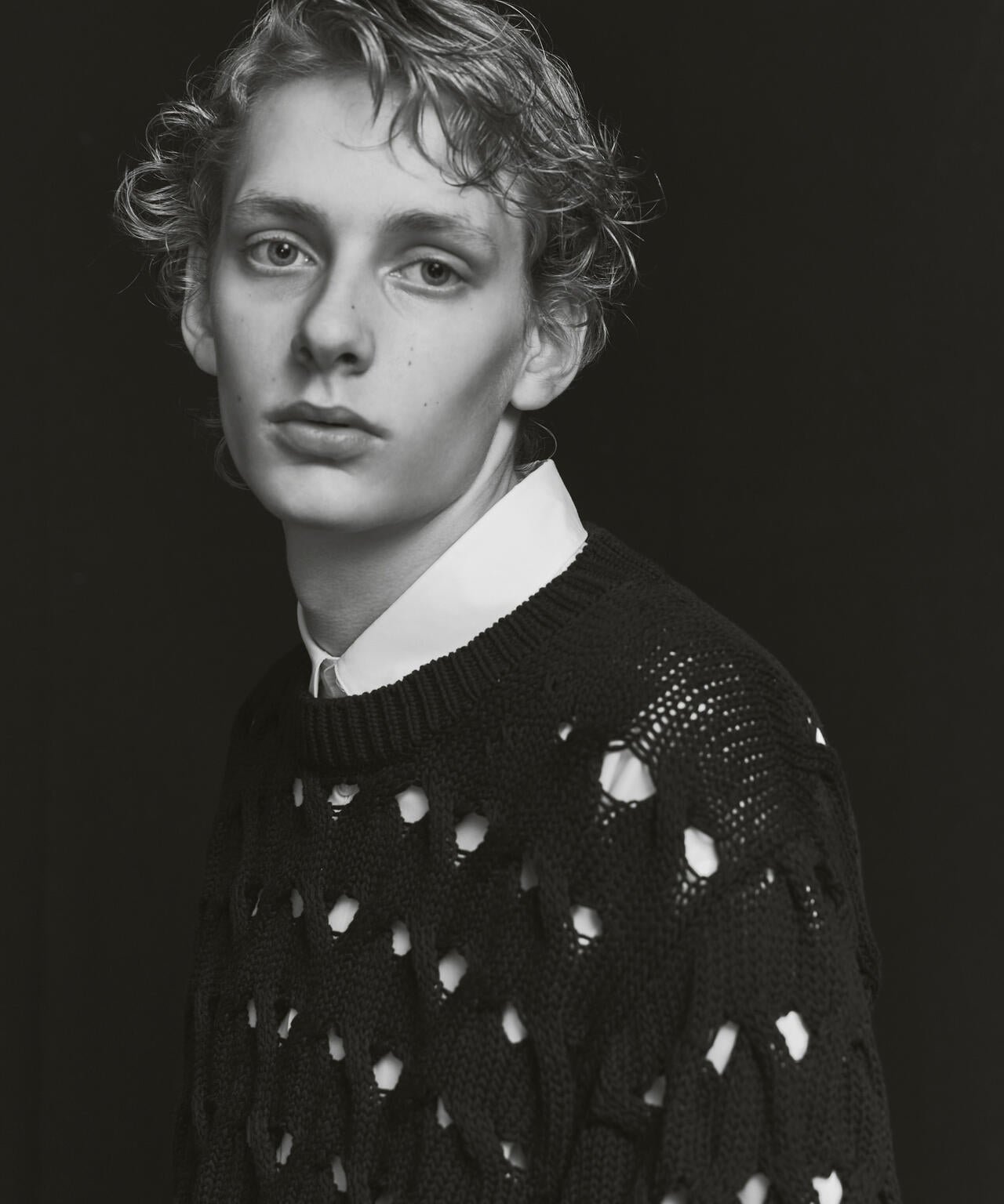 「ASSEMBLANC」リリーヤーンアイレットケーブルプルオーバー 6684222218