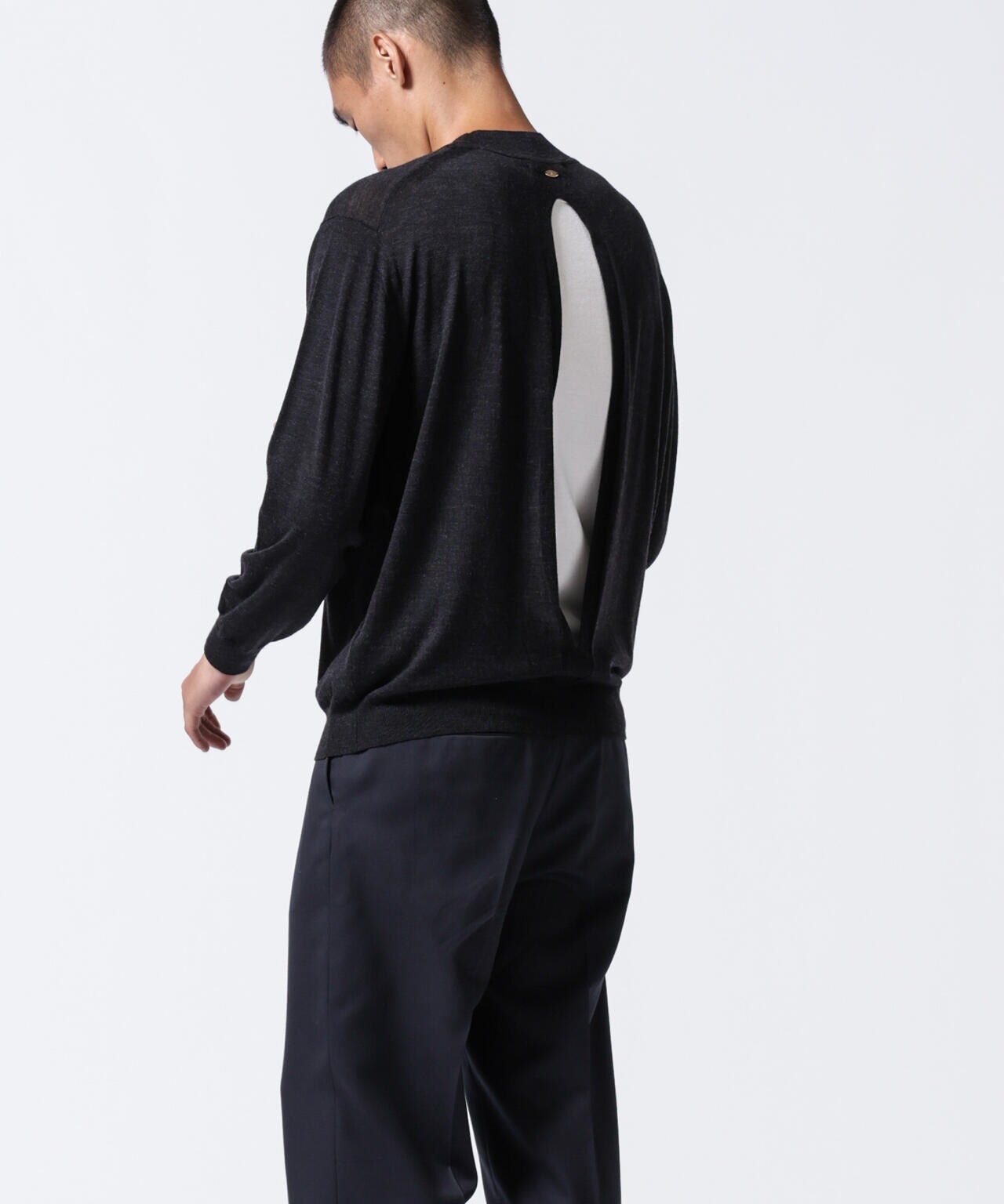 「ASSEMBLANC」BRISBANEベンチレーションモックネックプルオーバー 6684222220