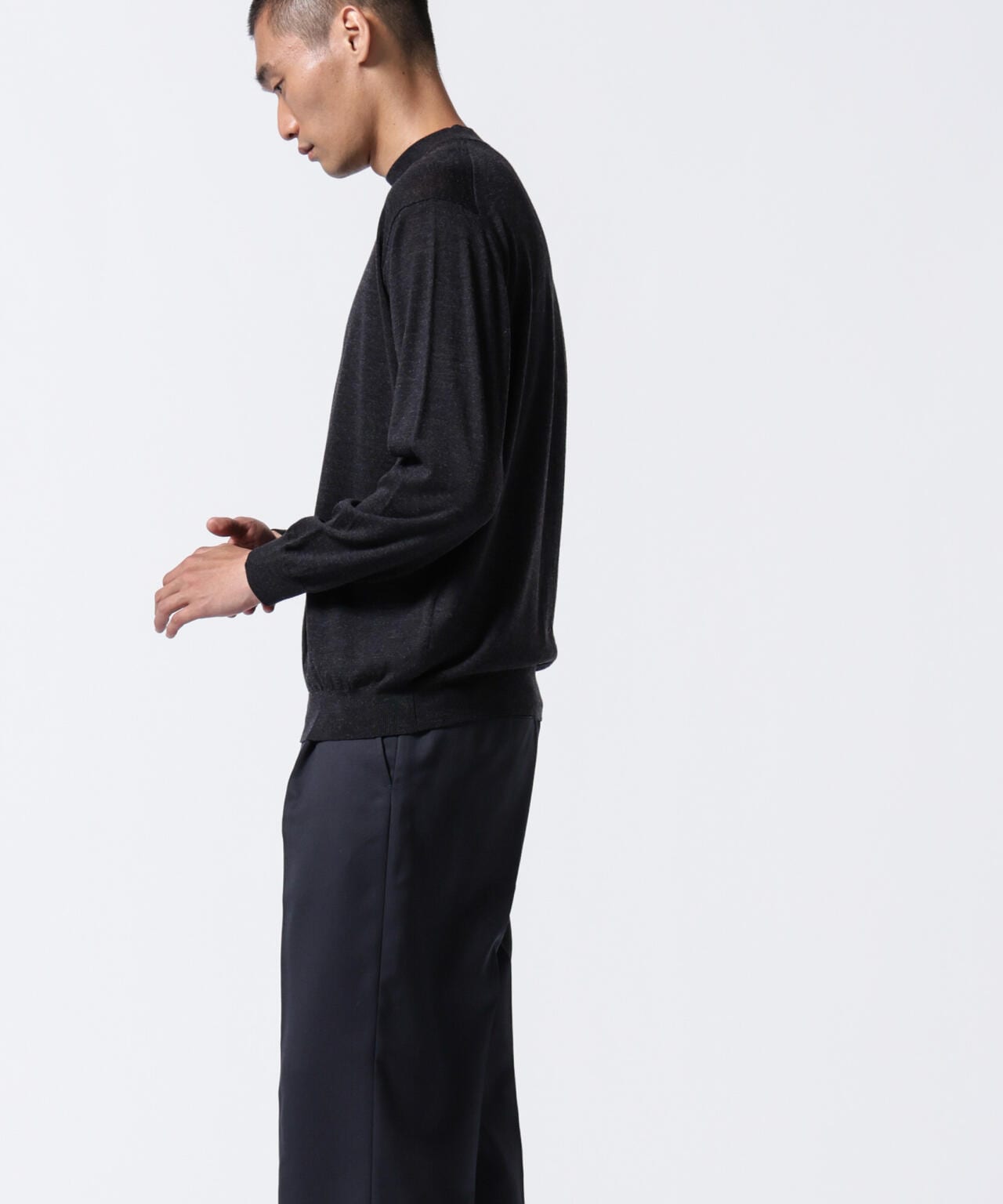 「ASSEMBLANC」BRISBANEベンチレーションモックネックプルオーバー 6684222220