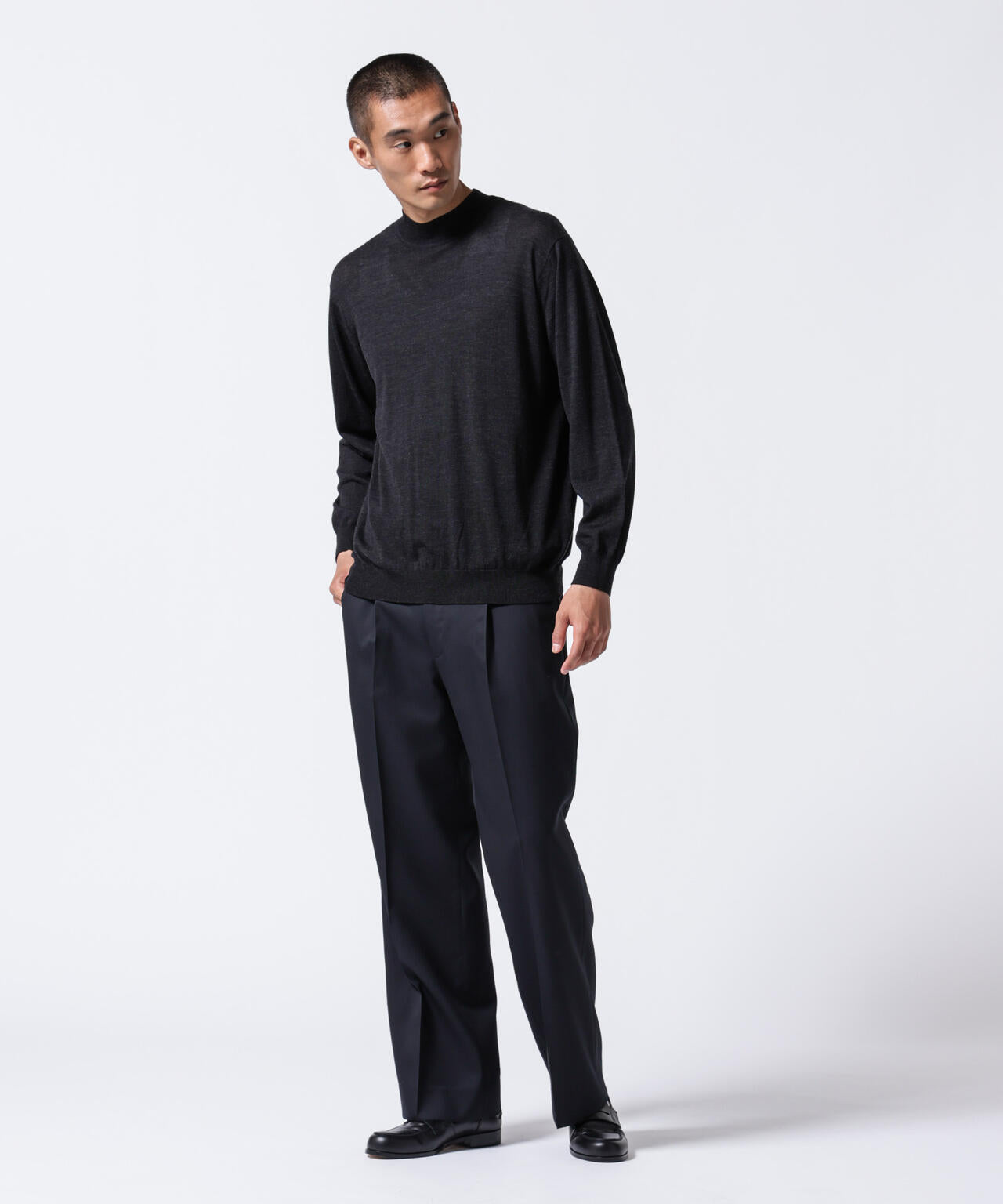 「ASSEMBLANC」BRISBANEベンチレーションモックネックプルオーバー 6684222220