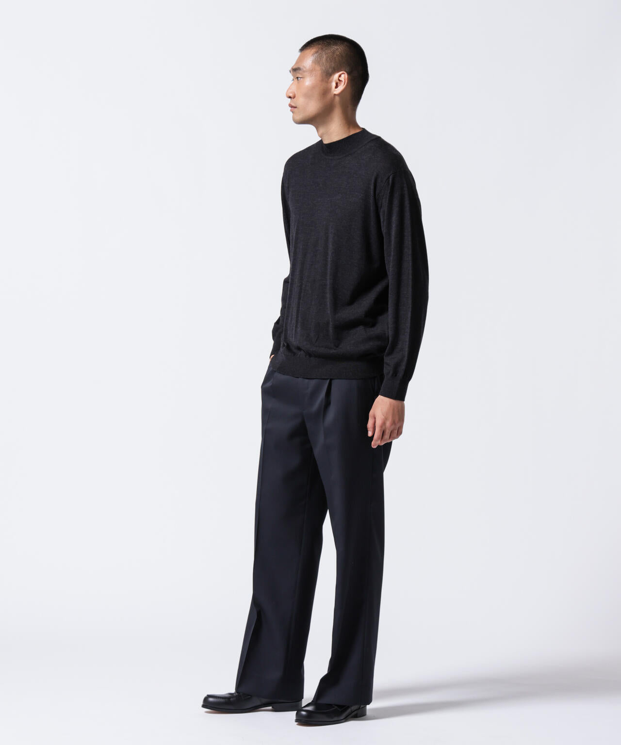 「ASSEMBLANC」BRISBANEベンチレーションモックネックプルオーバー 6684222220