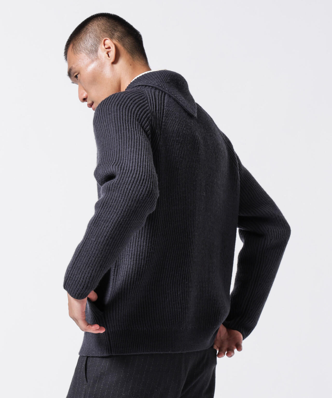 「ASSEMBLANC」フレンチウールスカーフカラージップニット 6684222233