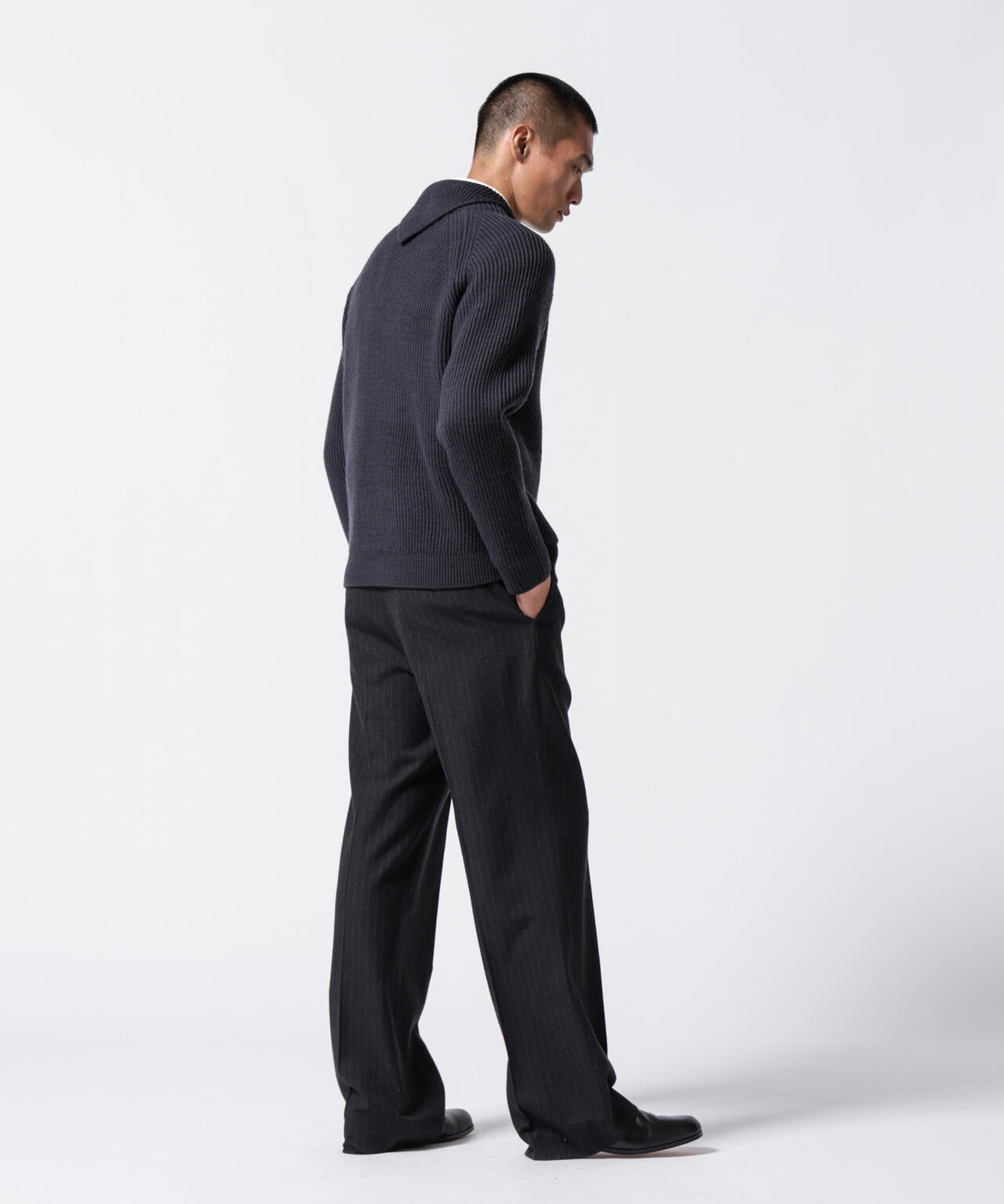 「ASSEMBLANC」フレンチウールスカーフカラージップニット 6684222233