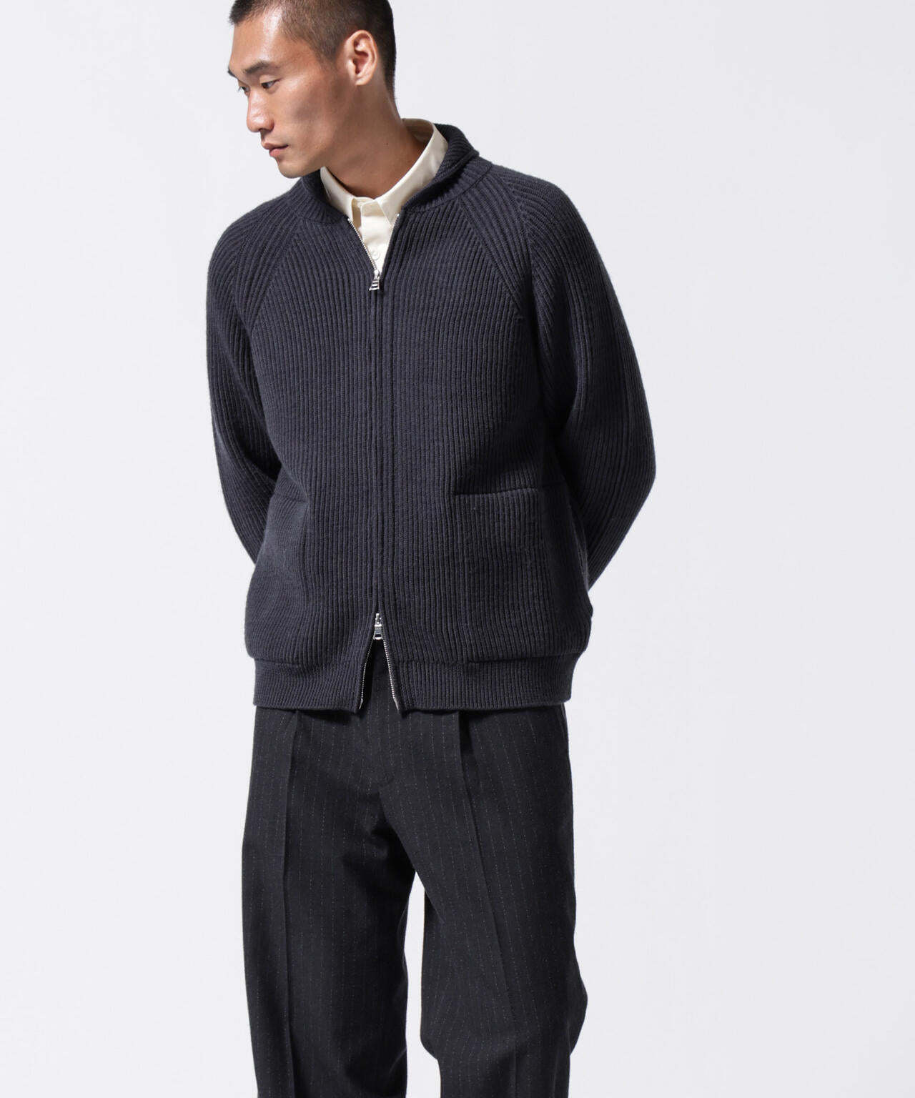 「ASSEMBLANC」フレンチウールスカーフカラージップニット 6684222233