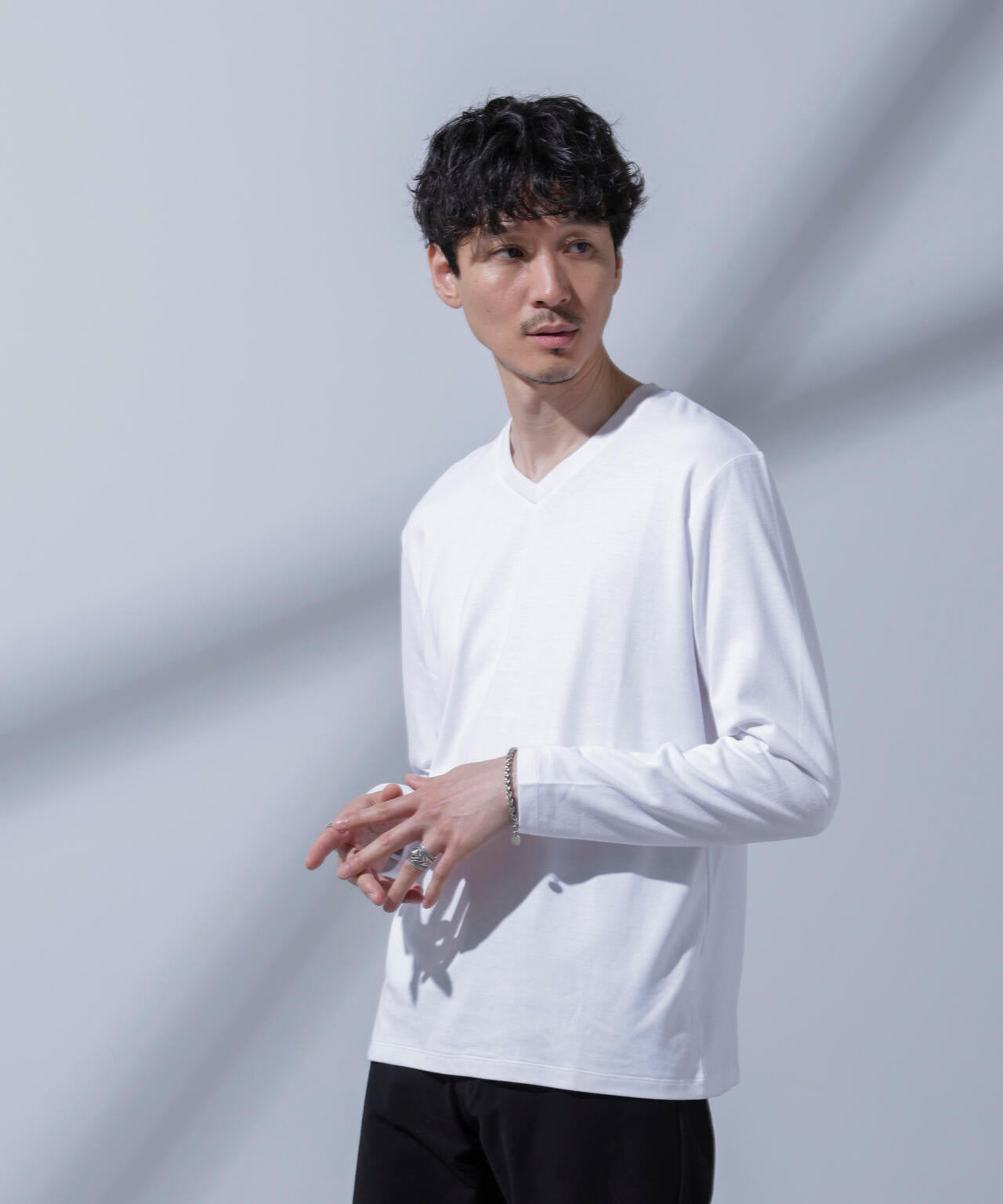 Anti Soaked(R) 汗染み防止 VネックTシャツ 6684223207