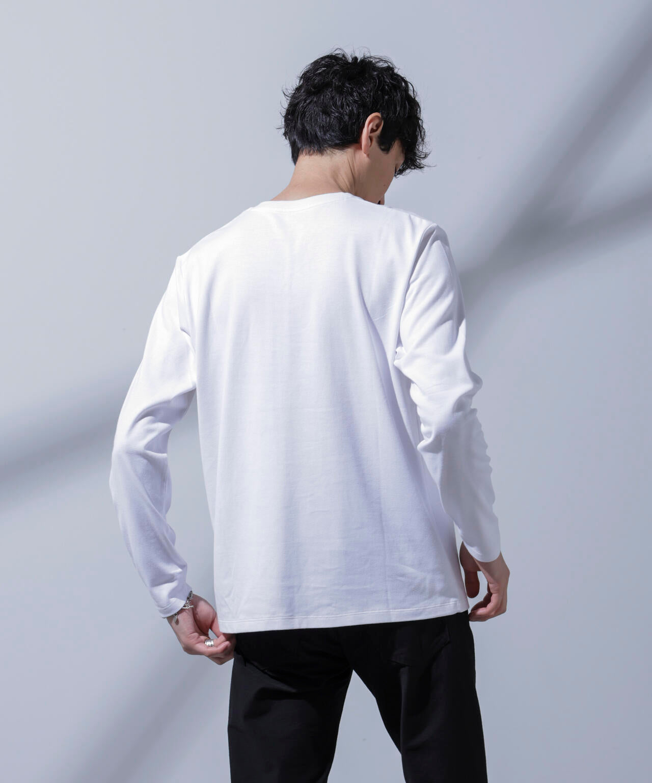 Anti Soaked(R) 汗染み防止 VネックTシャツ 6684223207