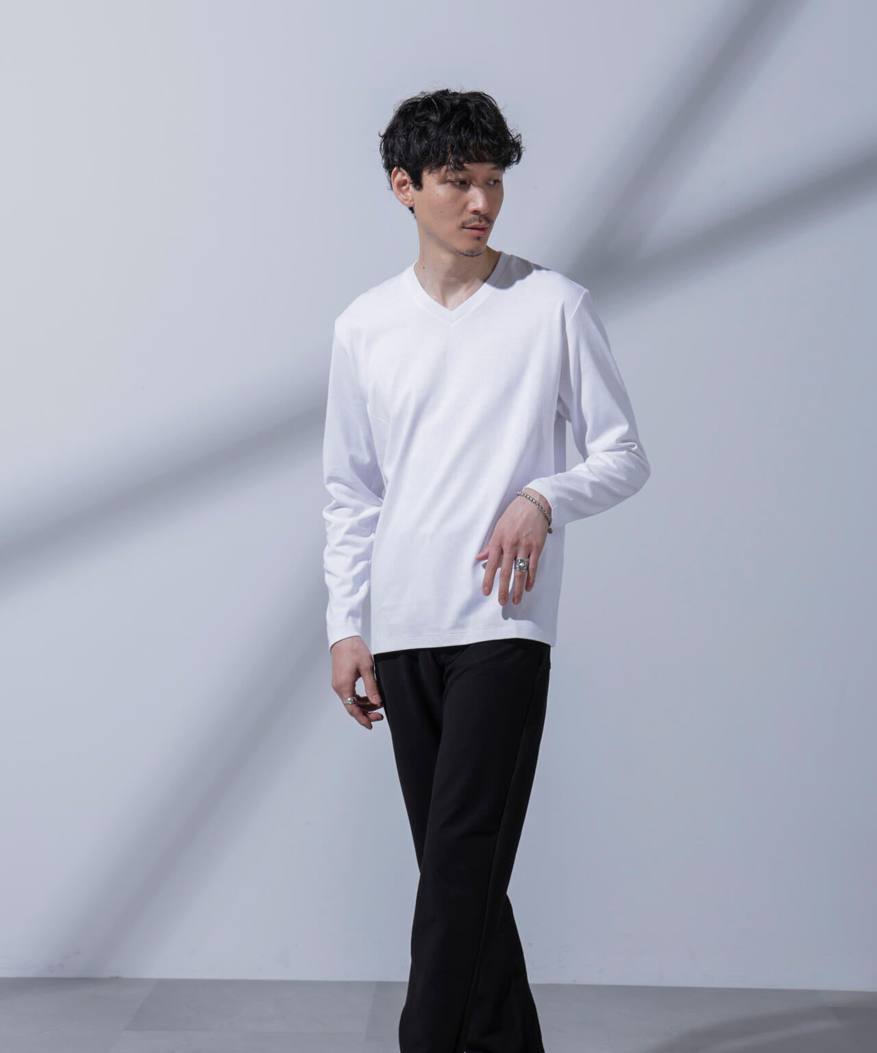 Anti Soaked(R) 汗染み防止 VネックTシャツ 6684223207