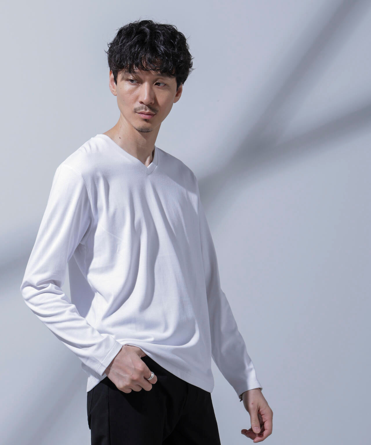 Anti Soaked(R) 汗染み防止 VネックTシャツ 6684223207