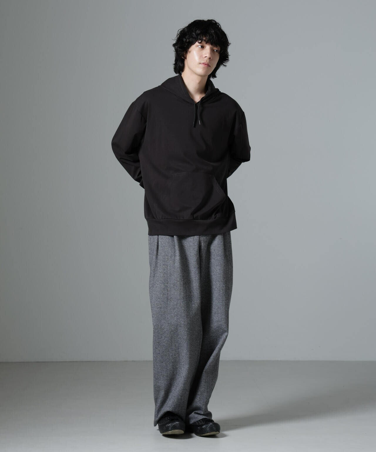 ヌバックライクスムースプルオーバーパーカー 6684223231