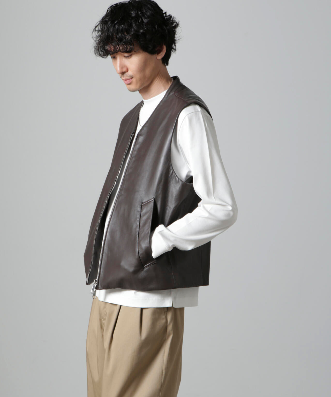 Lamb nappa ジップレザージレ 6684225202