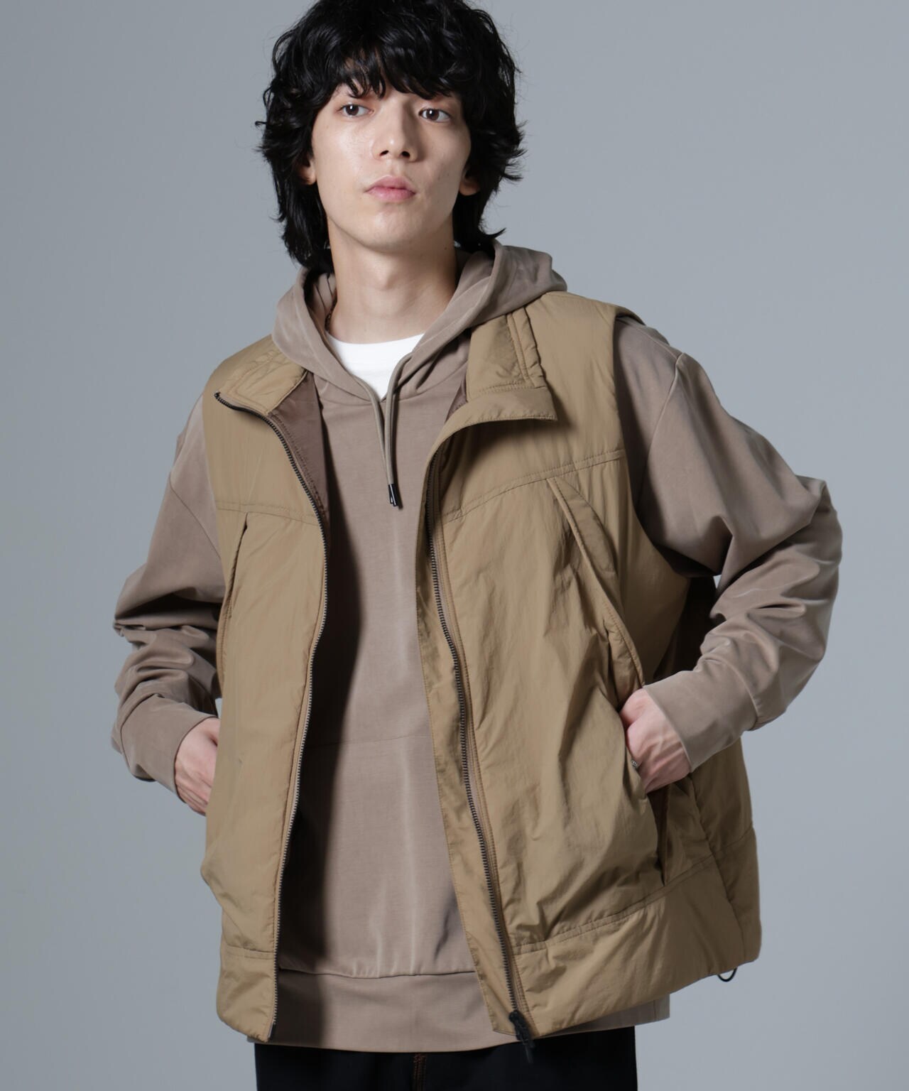 ライトパデッドベスト 6684225206