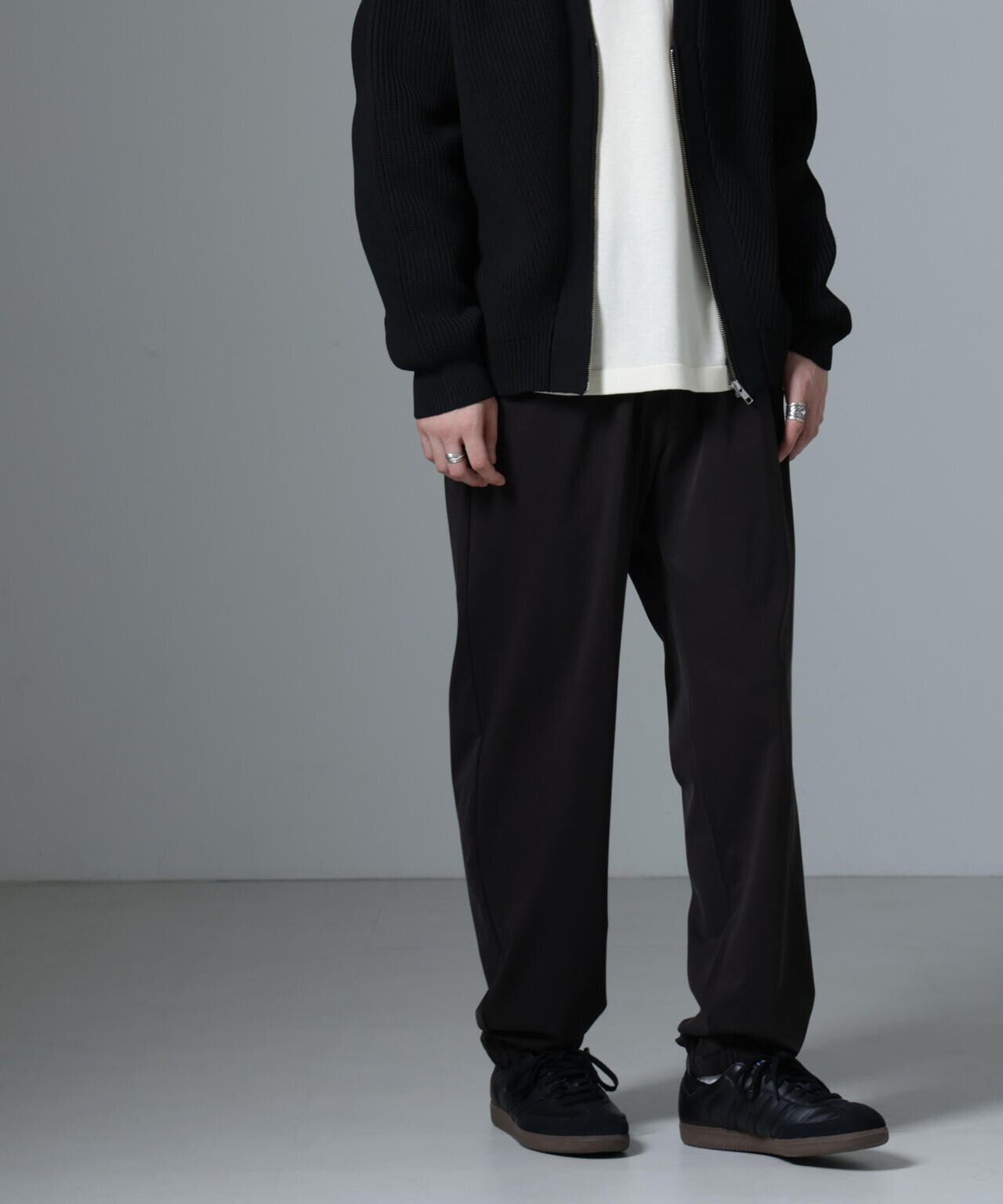 ヌバックライクスムースジョガーパンツ 6684227221