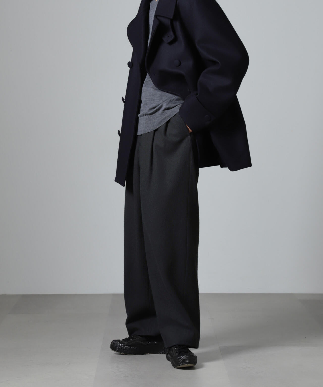 「100%ウール」2タックワイドパンツ 6684227233