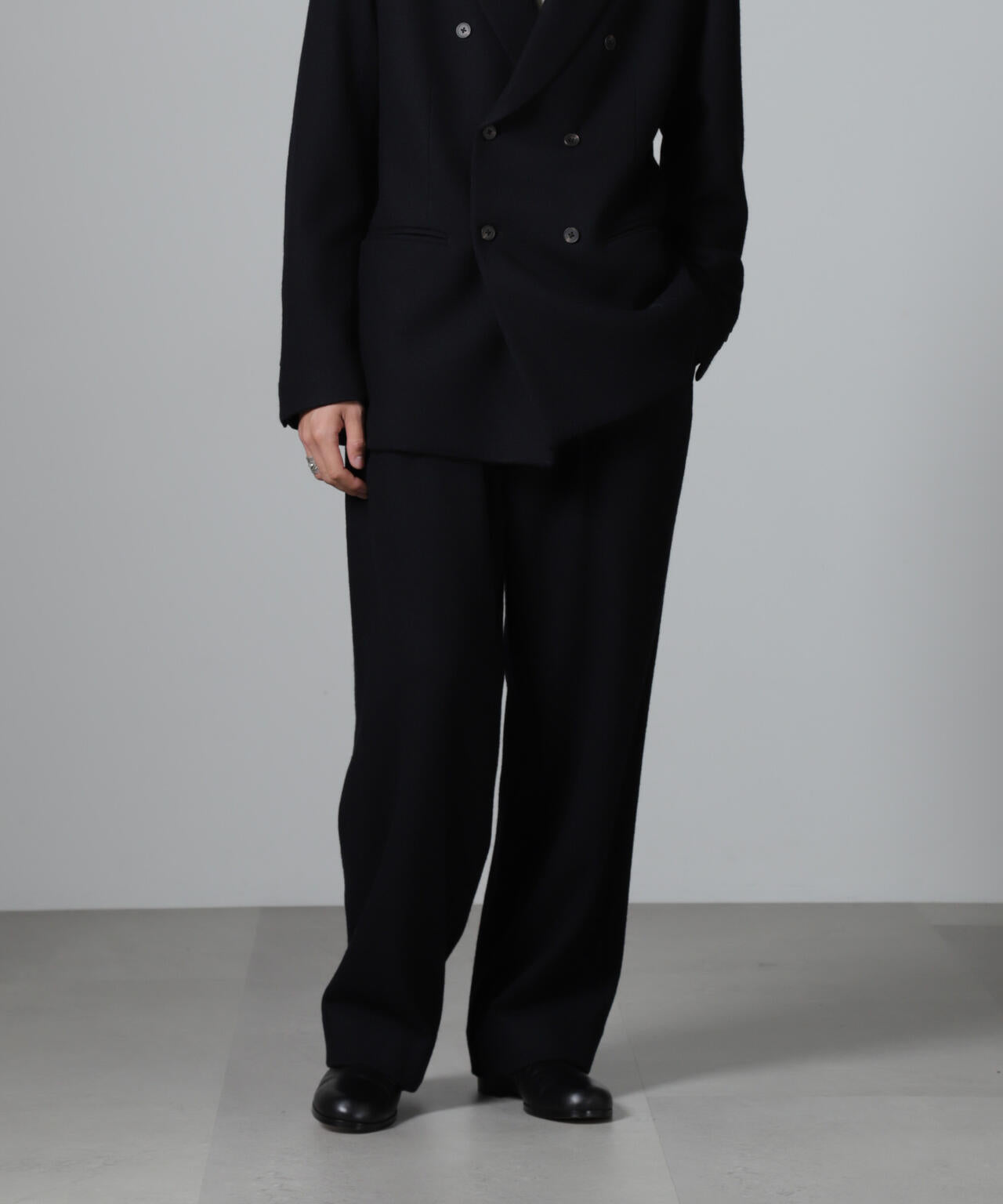 「100%ウール」2タックワイドパンツ 6684227233