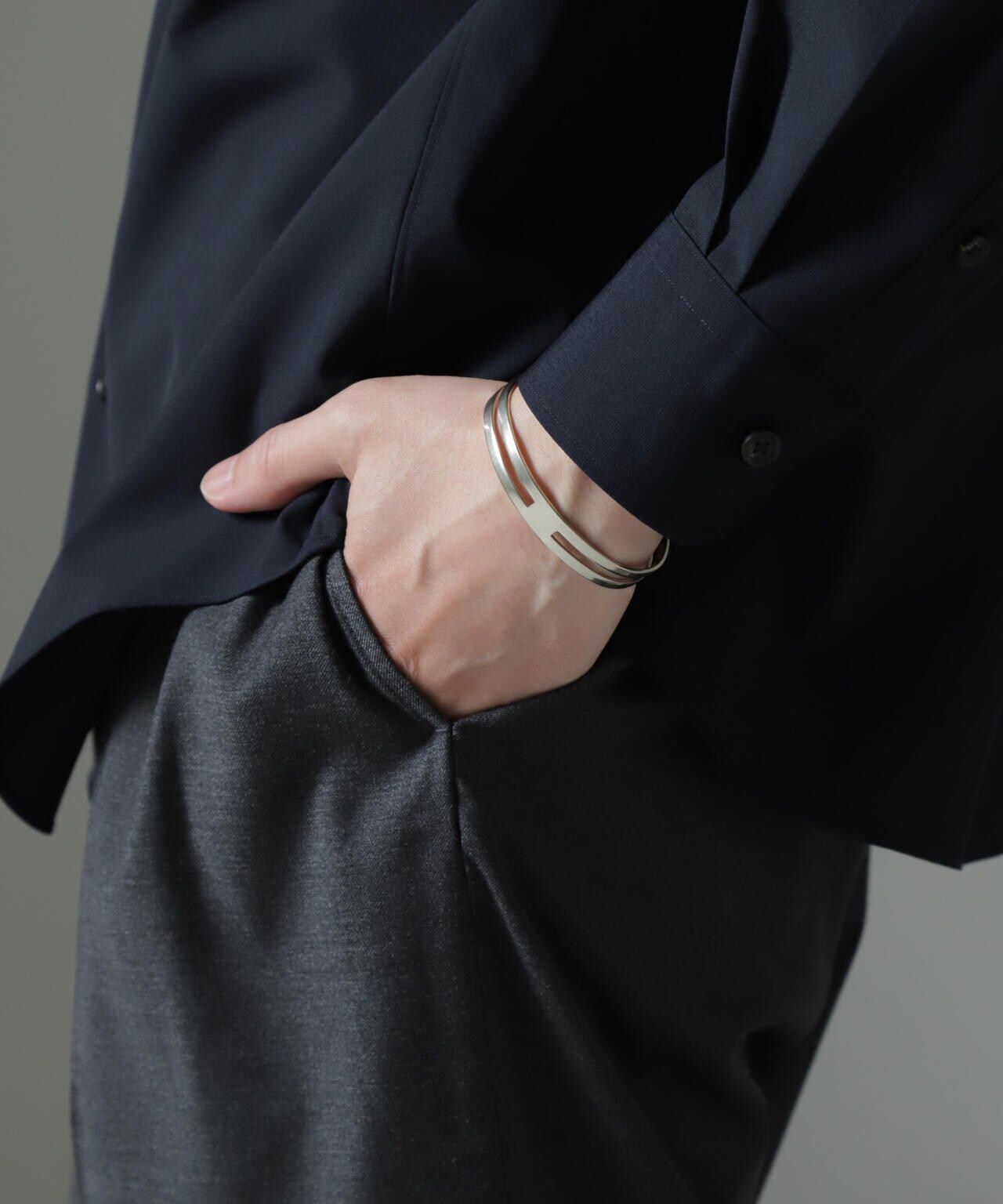 「NU jewelry」ジャーマンシルバースルーバングル 6684248203