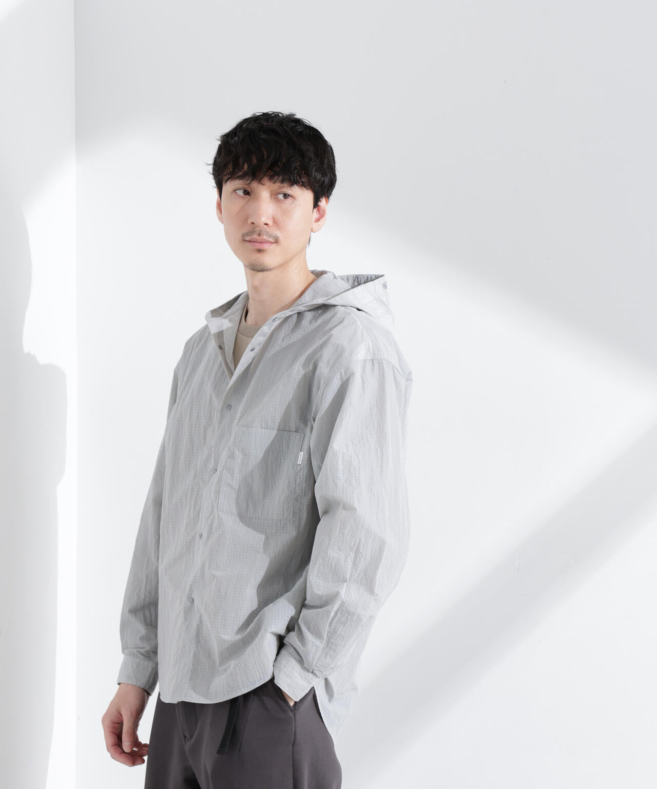 「NJ/CLUB」リップストップ撥水フードシャツ 6685120214