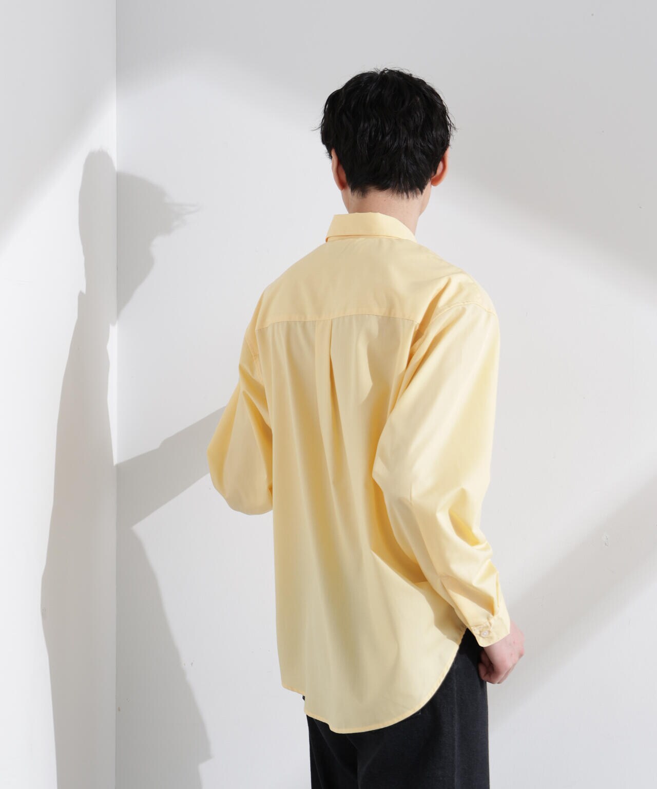 「NJ/CLUB」ロゴ刺繍リラックスレギュラーカラーシャツ 6685120220