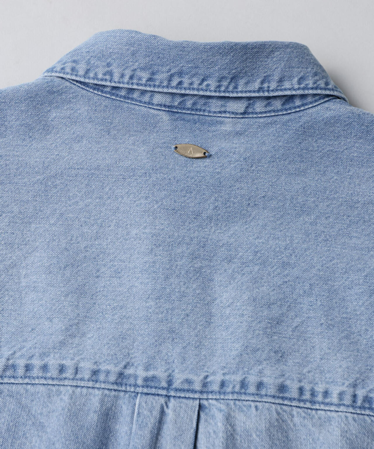 「ASSEMBLANC」ピンタックデニムシャツ 6685120228