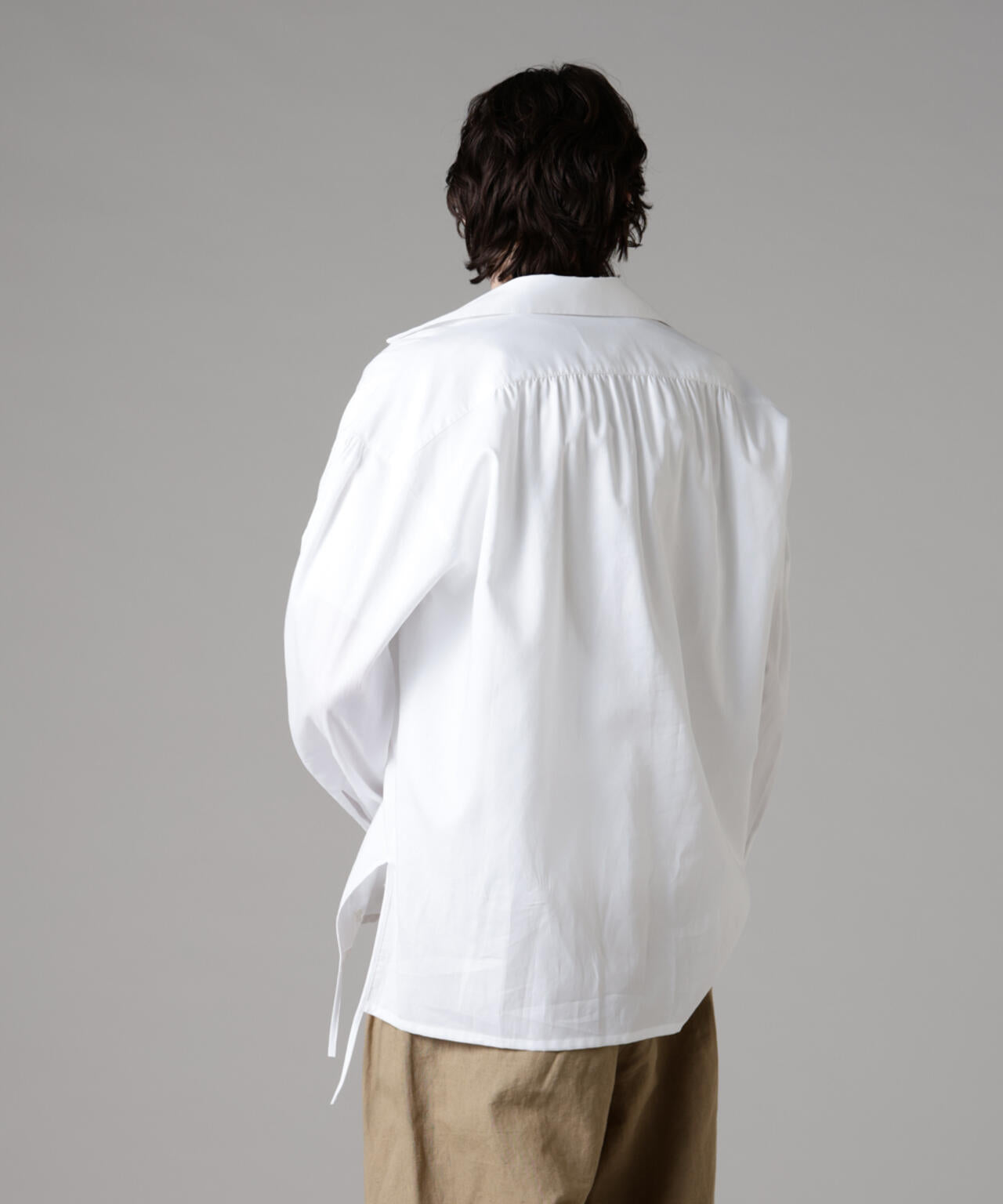 「ASSEMBLANC」ダブルクロススキッパーシャツ 6685120231