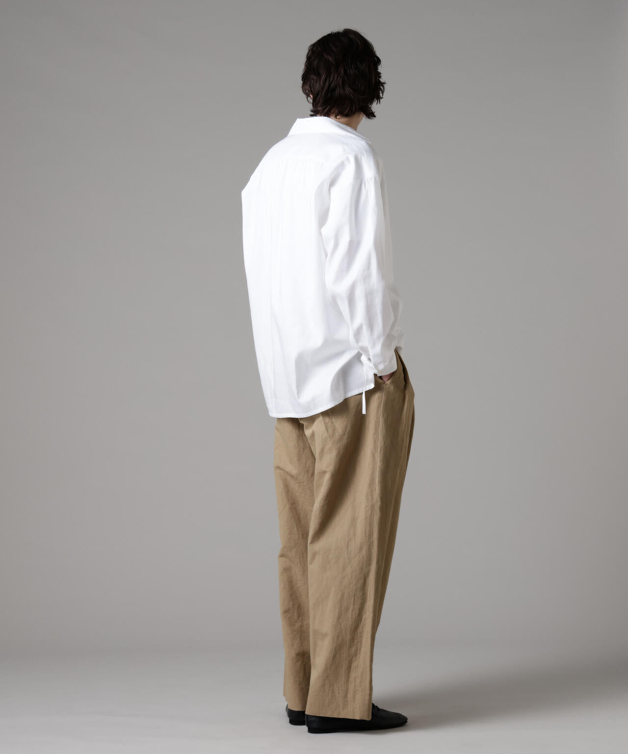 「ASSEMBLANC」ダブルクロススキッパーシャツ 6685120231