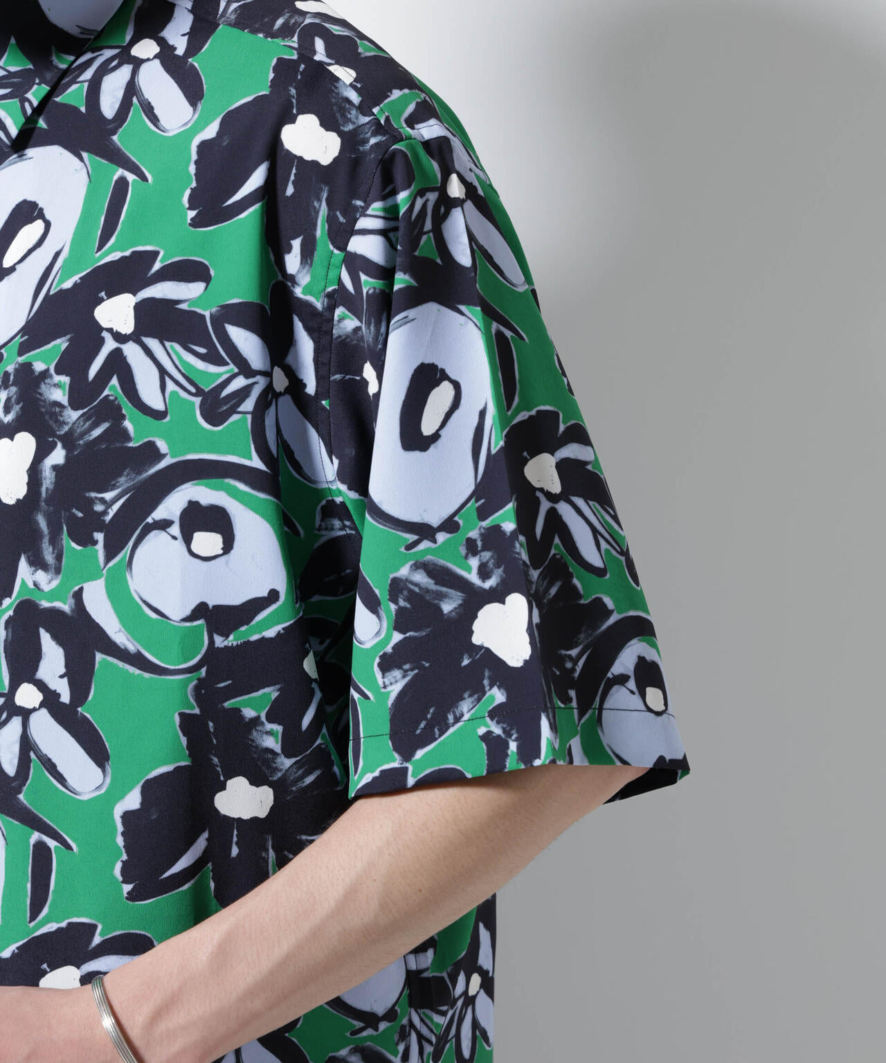 総柄プリントシャツ 6685121218