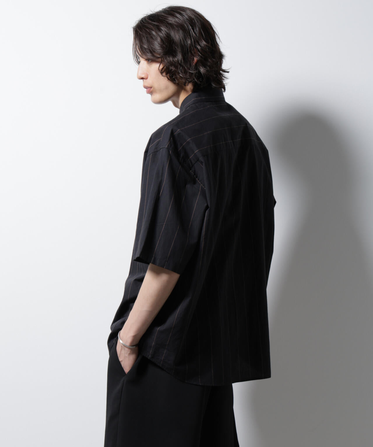 レギュラーカラーコットンリネンストライプシャツ 6685121225