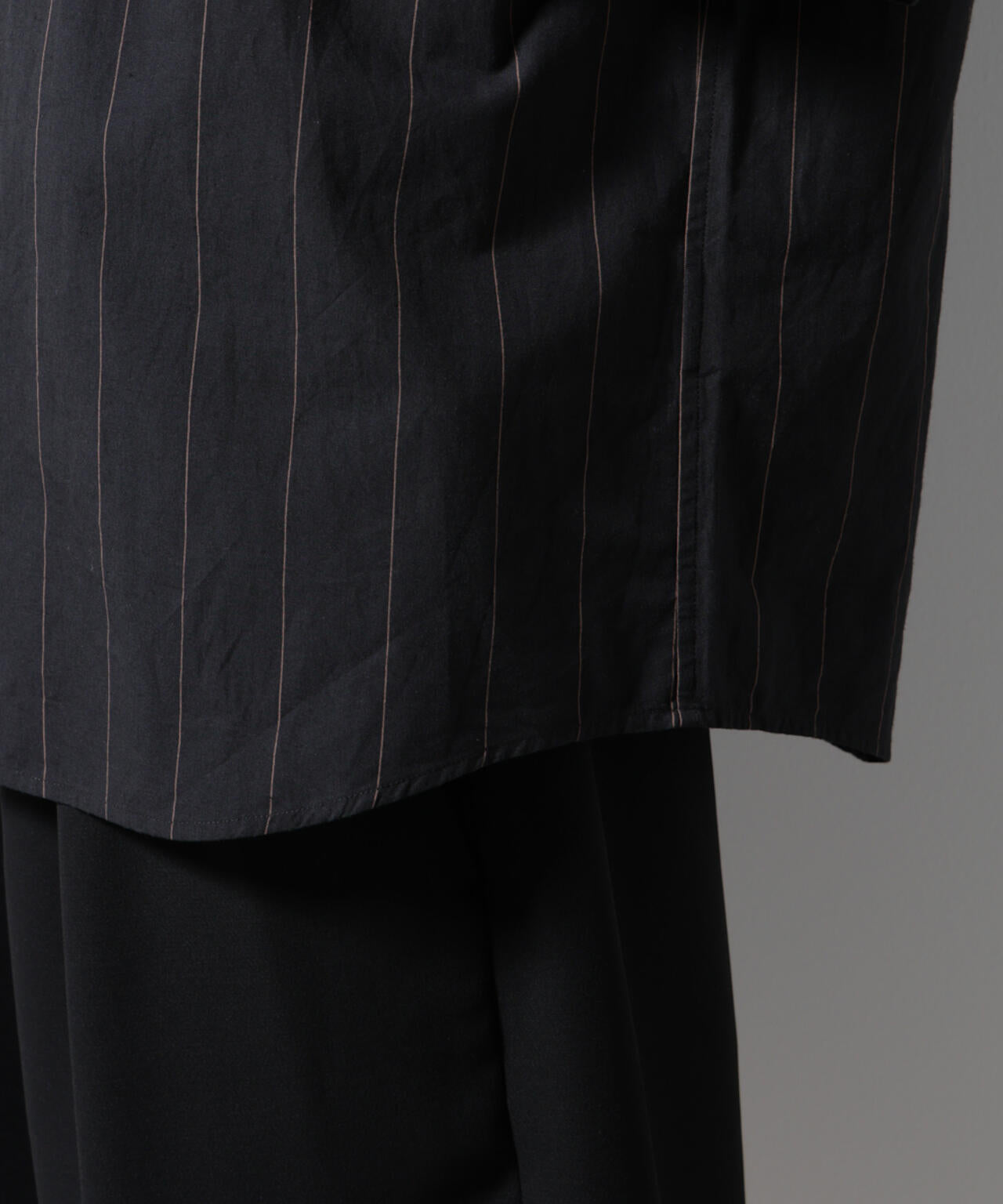 レギュラーカラーコットンリネンストライプシャツ 6685121225