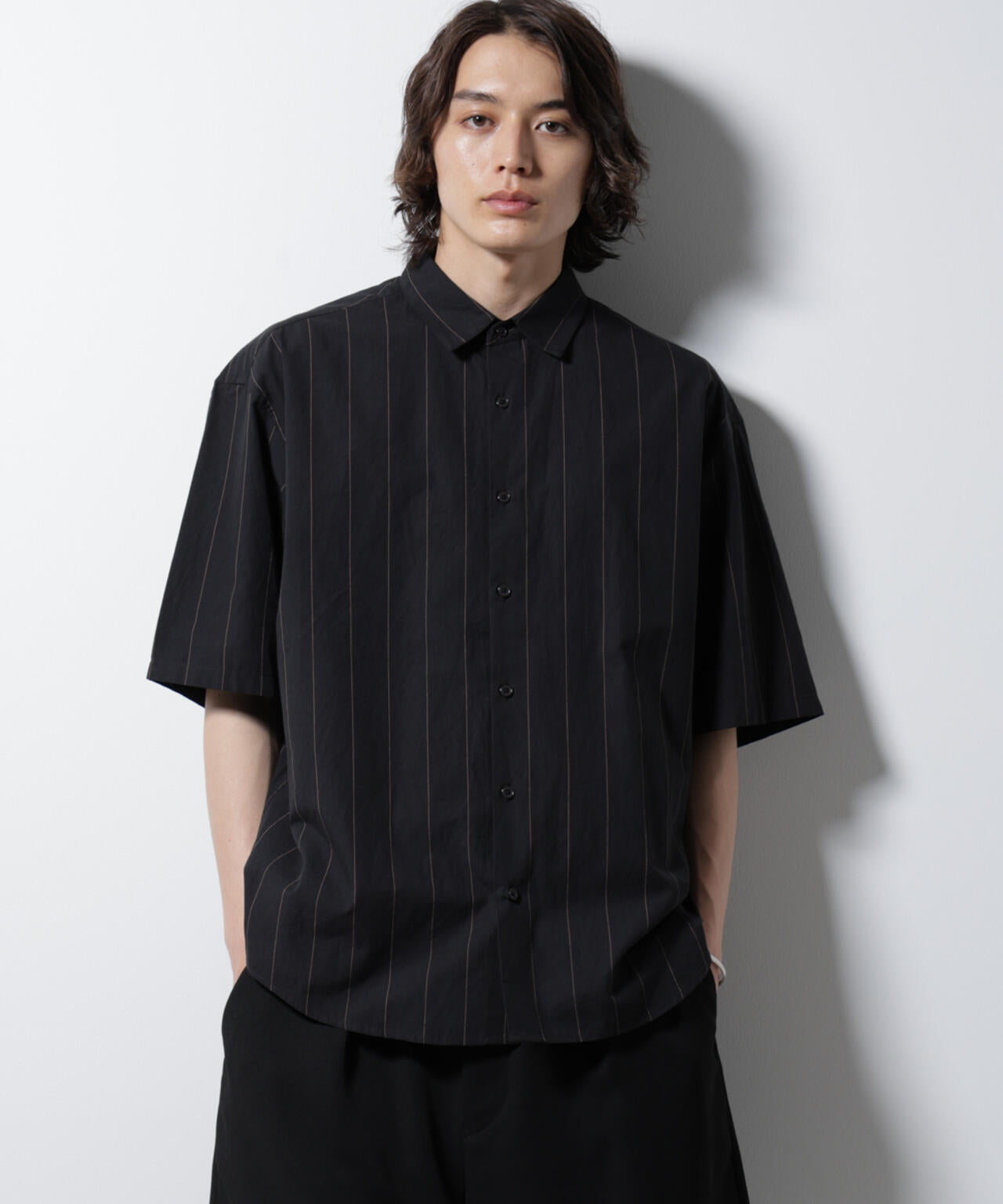 レギュラーカラーコットンリネンストライプシャツ 6685121225