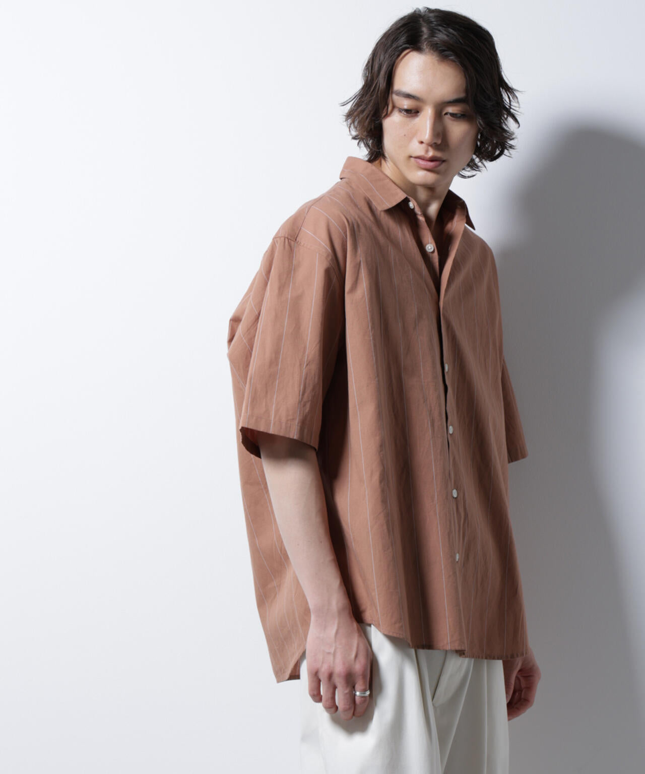レギュラーカラーコットンリネンストライプシャツ 6685121225