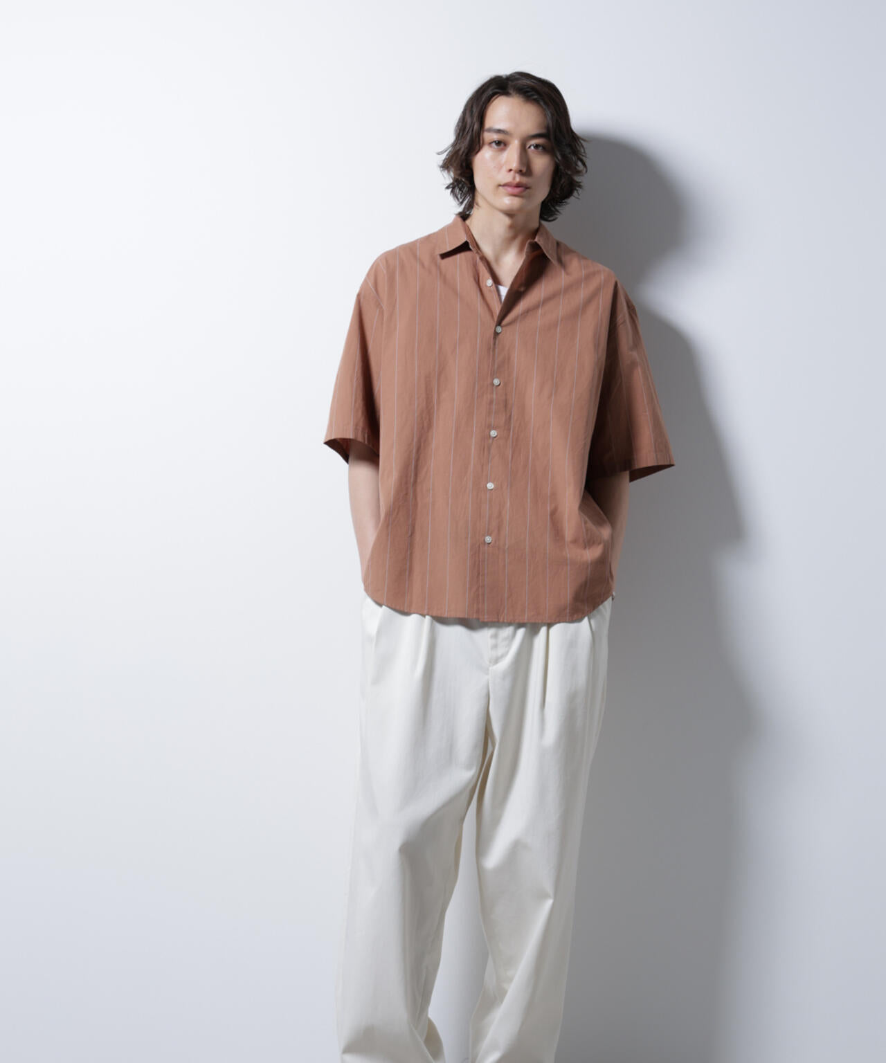 レギュラーカラーコットンリネンストライプシャツ 6685121225