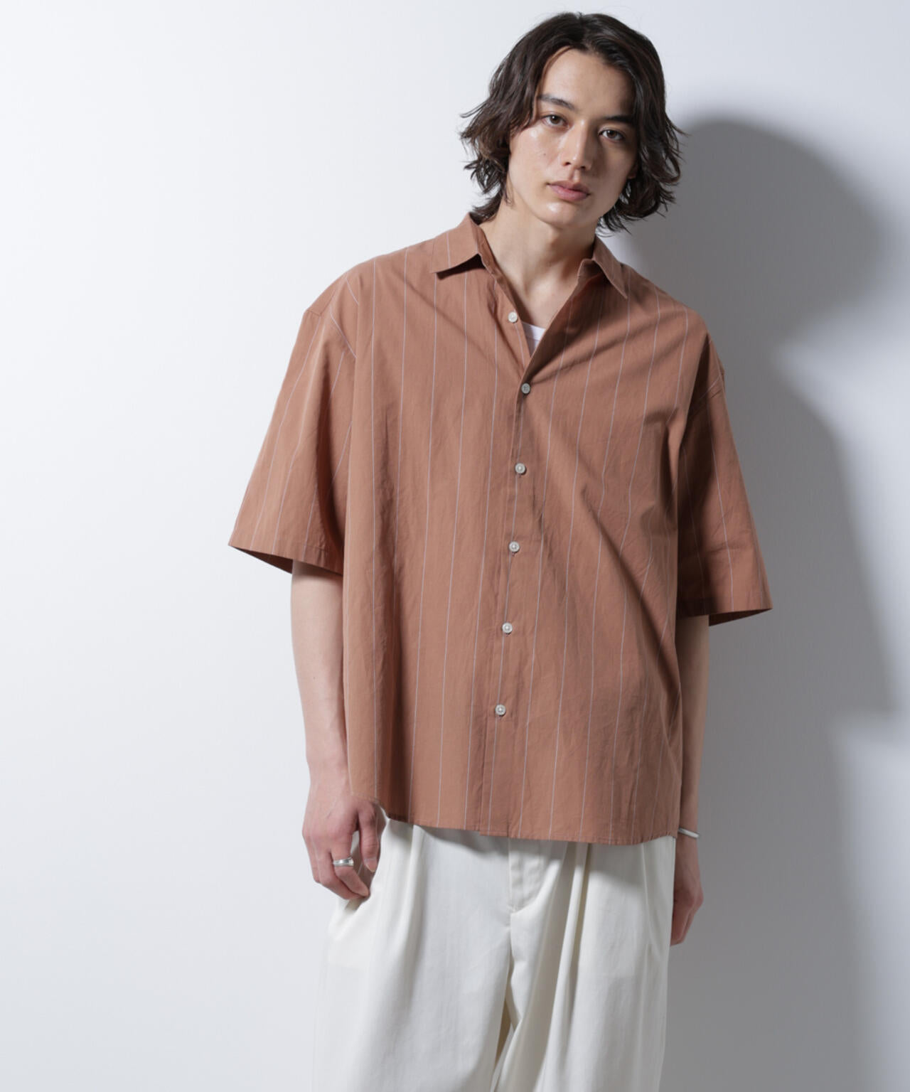 レギュラーカラーコットンリネンストライプシャツ 6685121225