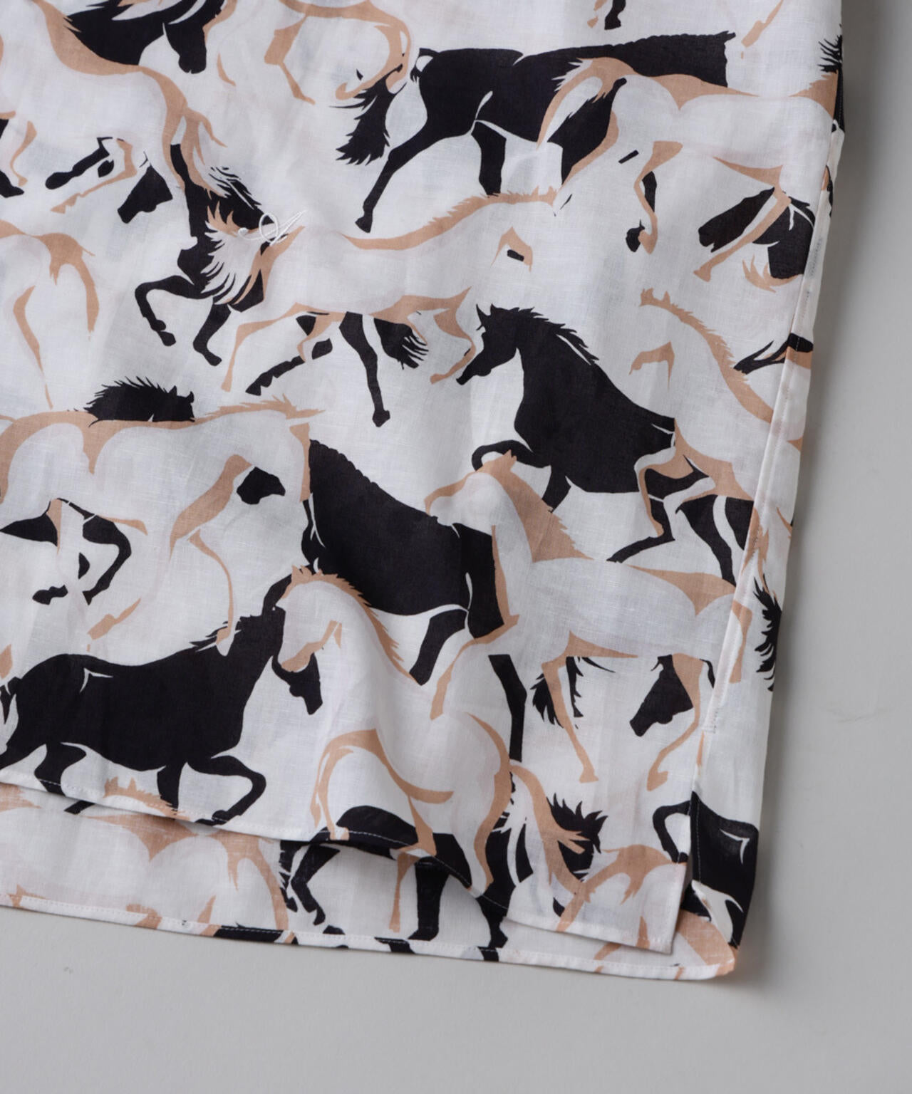 「ASSEMBLANC」Horse runningプリントキャンプカラーシャツ 6685121227