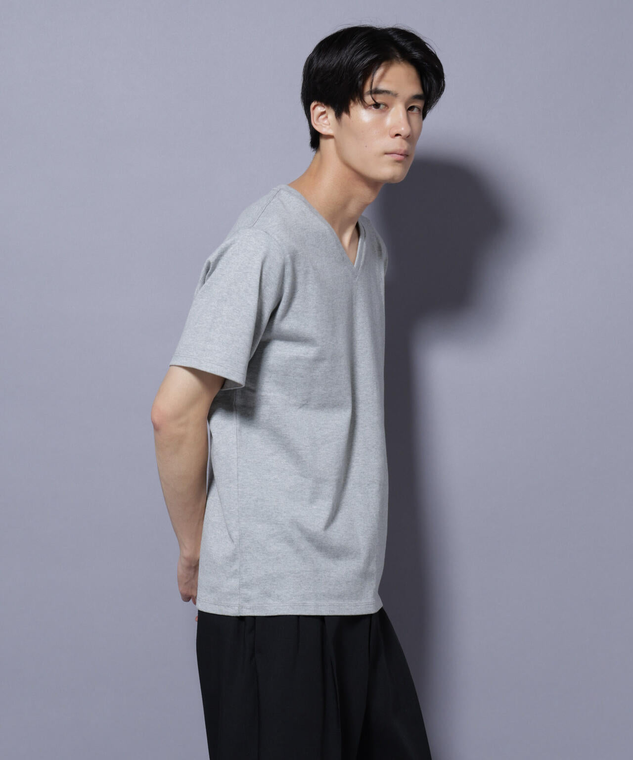 WEB限定/Anti Soaked(R) 汗染み防止 Vネック レギュラーシルエットTシャツ 6685124206