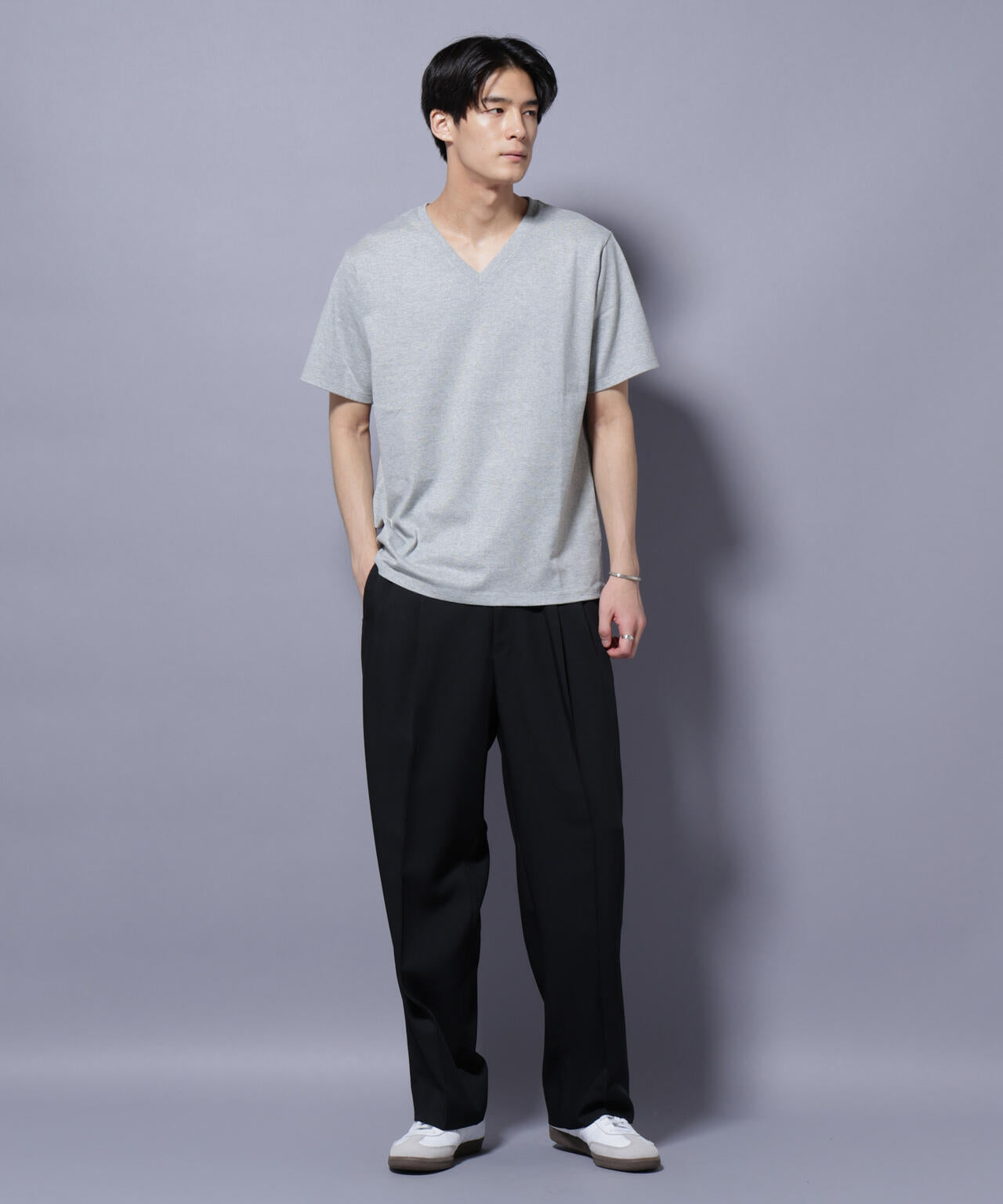 WEB限定/Anti Soaked(R) 汗染み防止 Vネック レギュラーシルエットTシャツ 6685124206