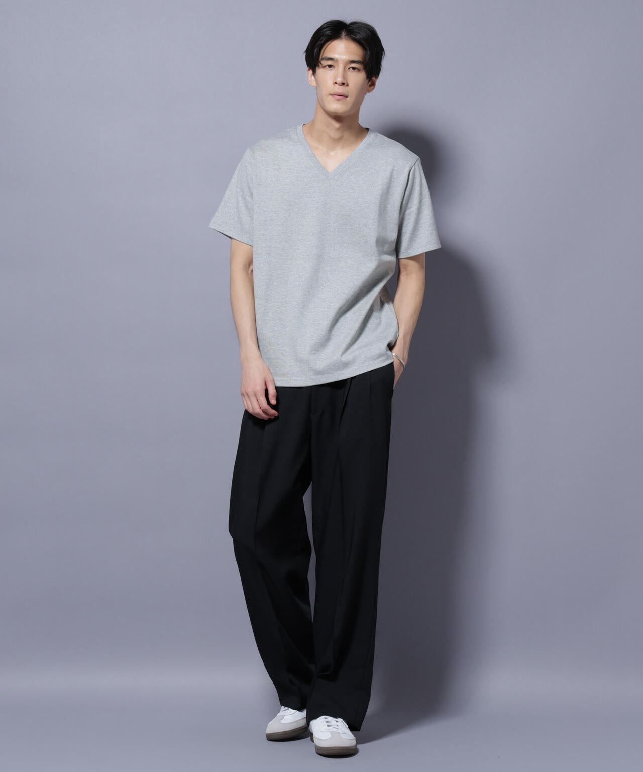 WEB限定/Anti Soaked(R) 汗染み防止 Vネック レギュラーシルエットTシャツ 6685124206