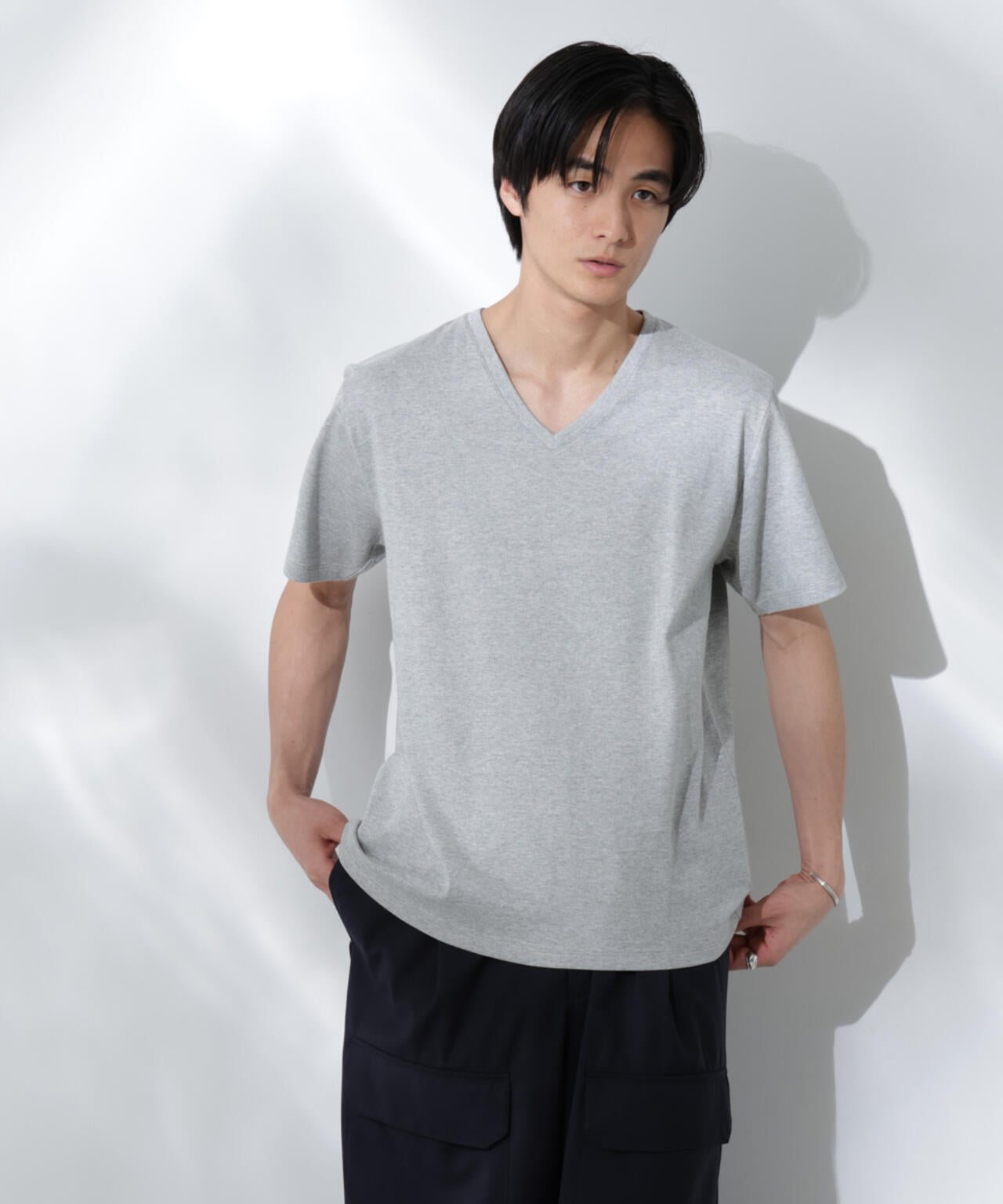 WEB限定/Anti Soaked(R) 汗染み防止 Vネック レギュラーシルエットTシャツ 6685124206