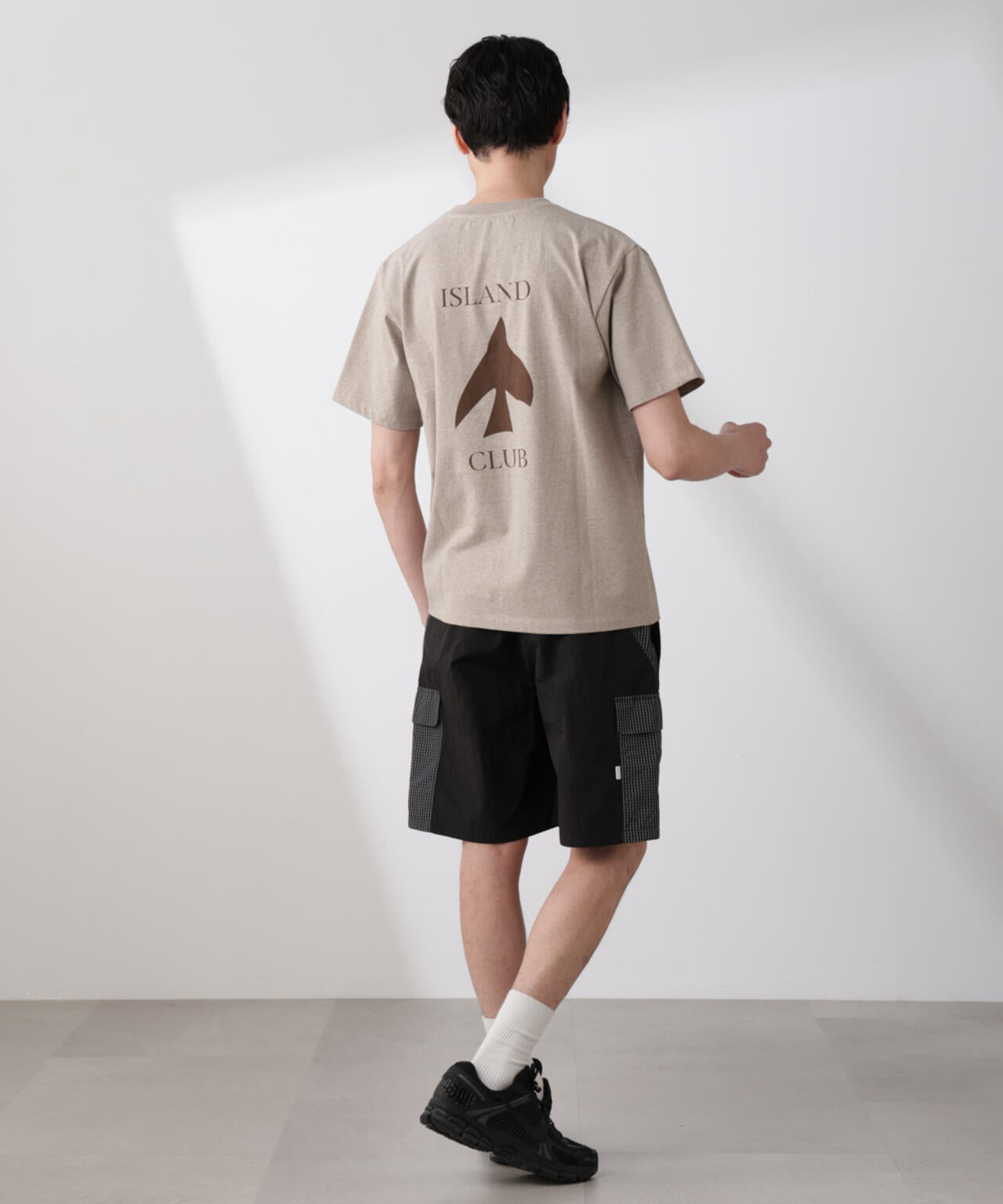 「NJ/CLUB」 ISLANDCLUBプリント Tシャツ 6685124224
