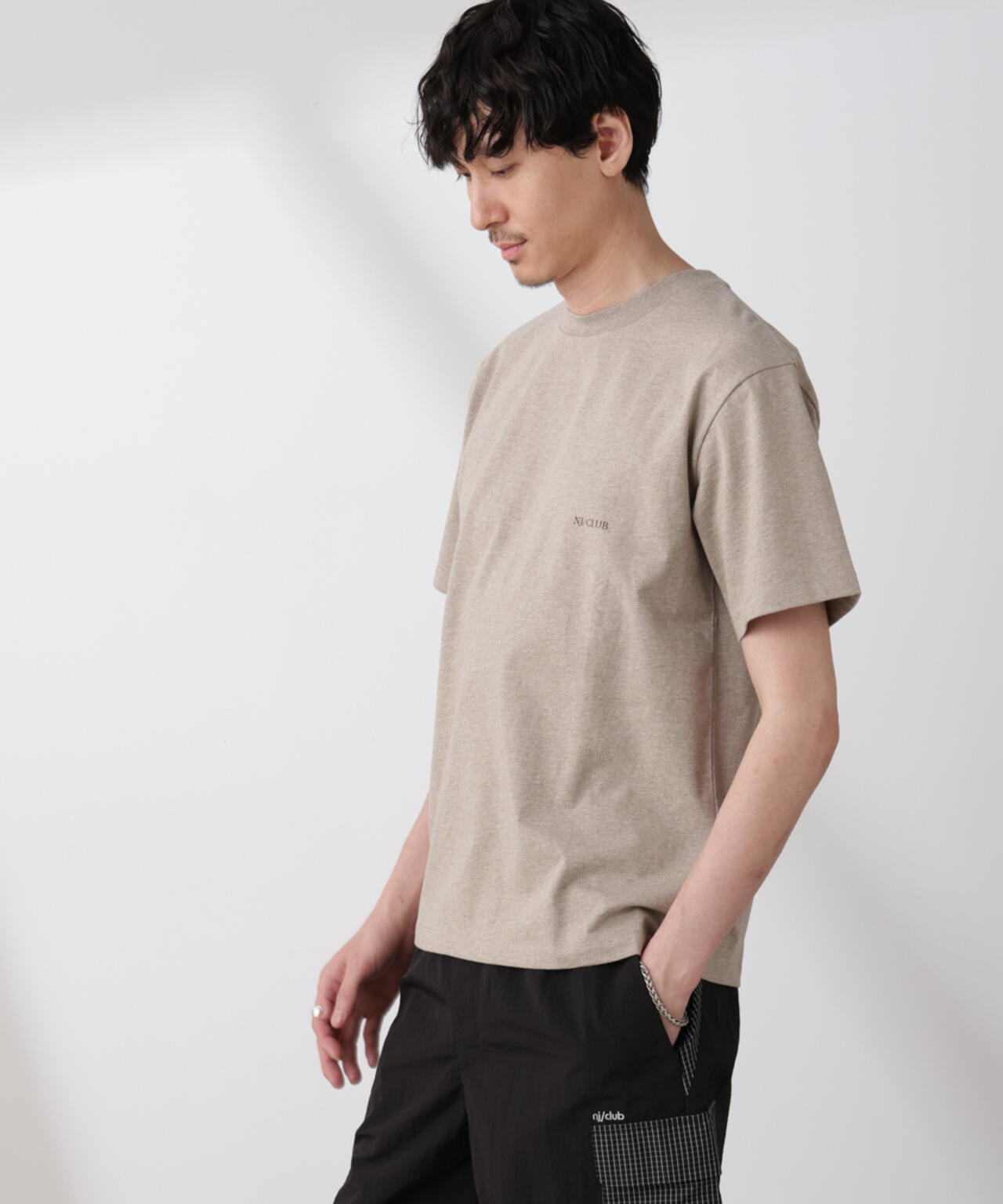 「NJ/CLUB」 ISLANDCLUBプリント Tシャツ 6685124224