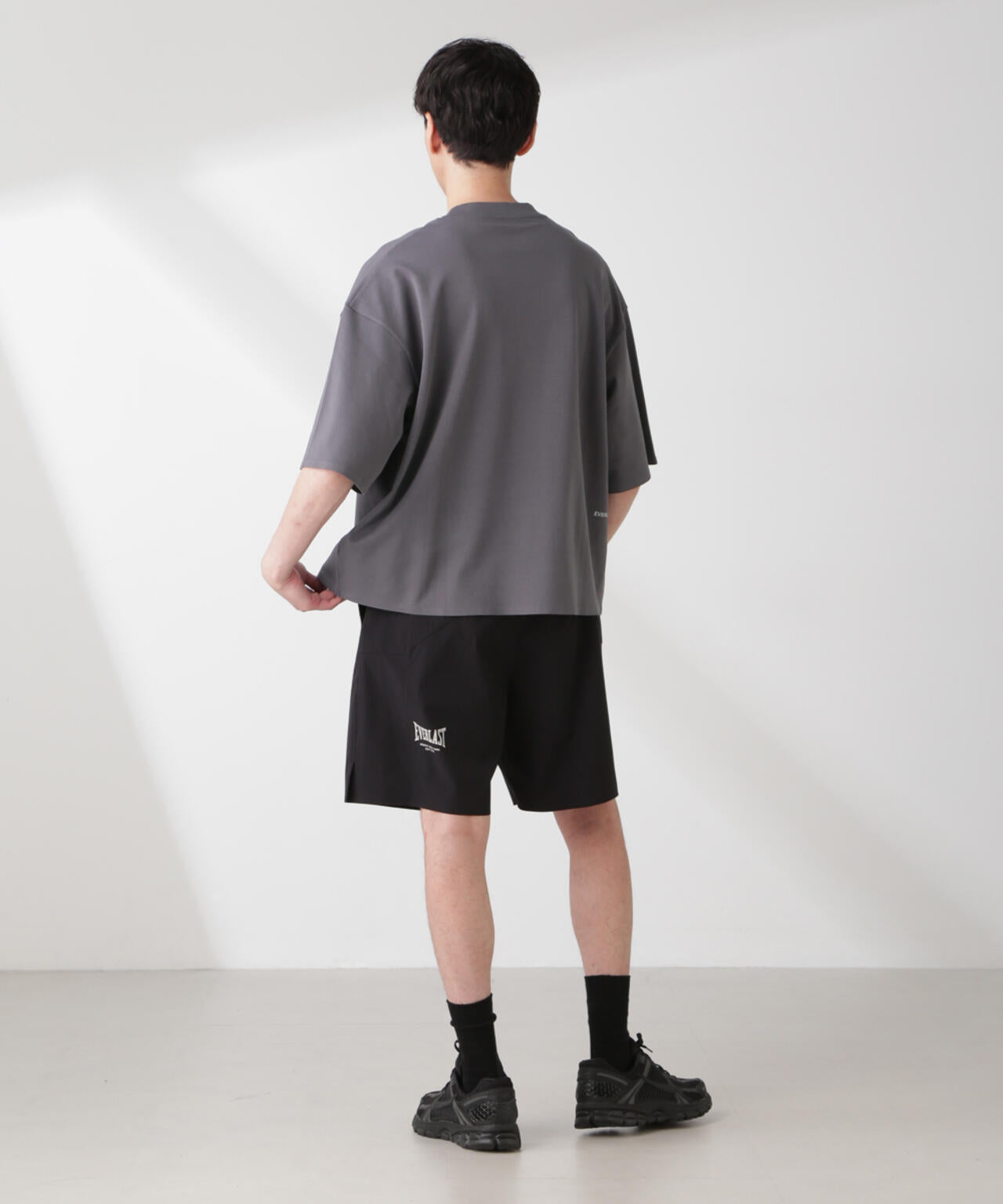 「EVERLAST」 アンチスメル リラックスフィット プリントTシャツ 6685124244