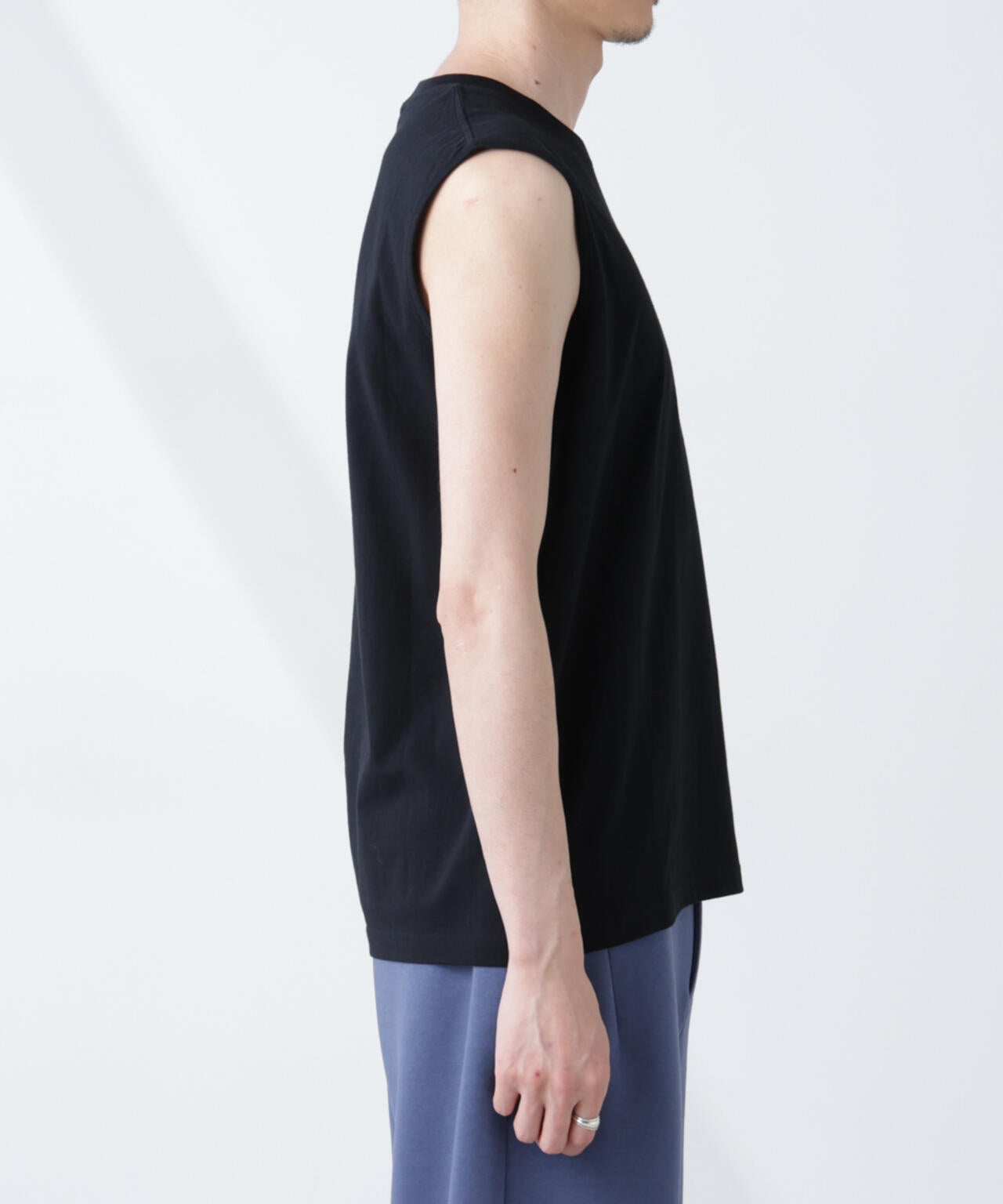 「NJ/CLUB」 ベーシック ノースリーブ 6685124250