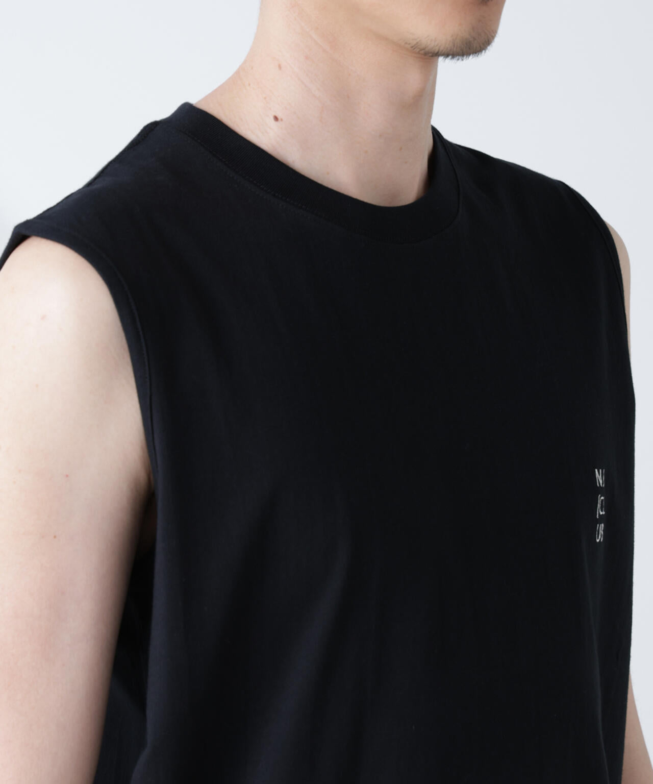 「NJ/CLUB」 ベーシック ノースリーブ 6685124250