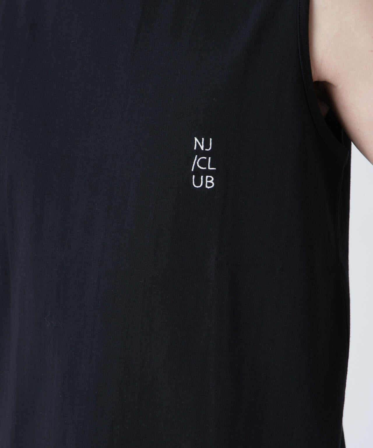 「NJ/CLUB」 ベーシック ノースリーブ 6685124250